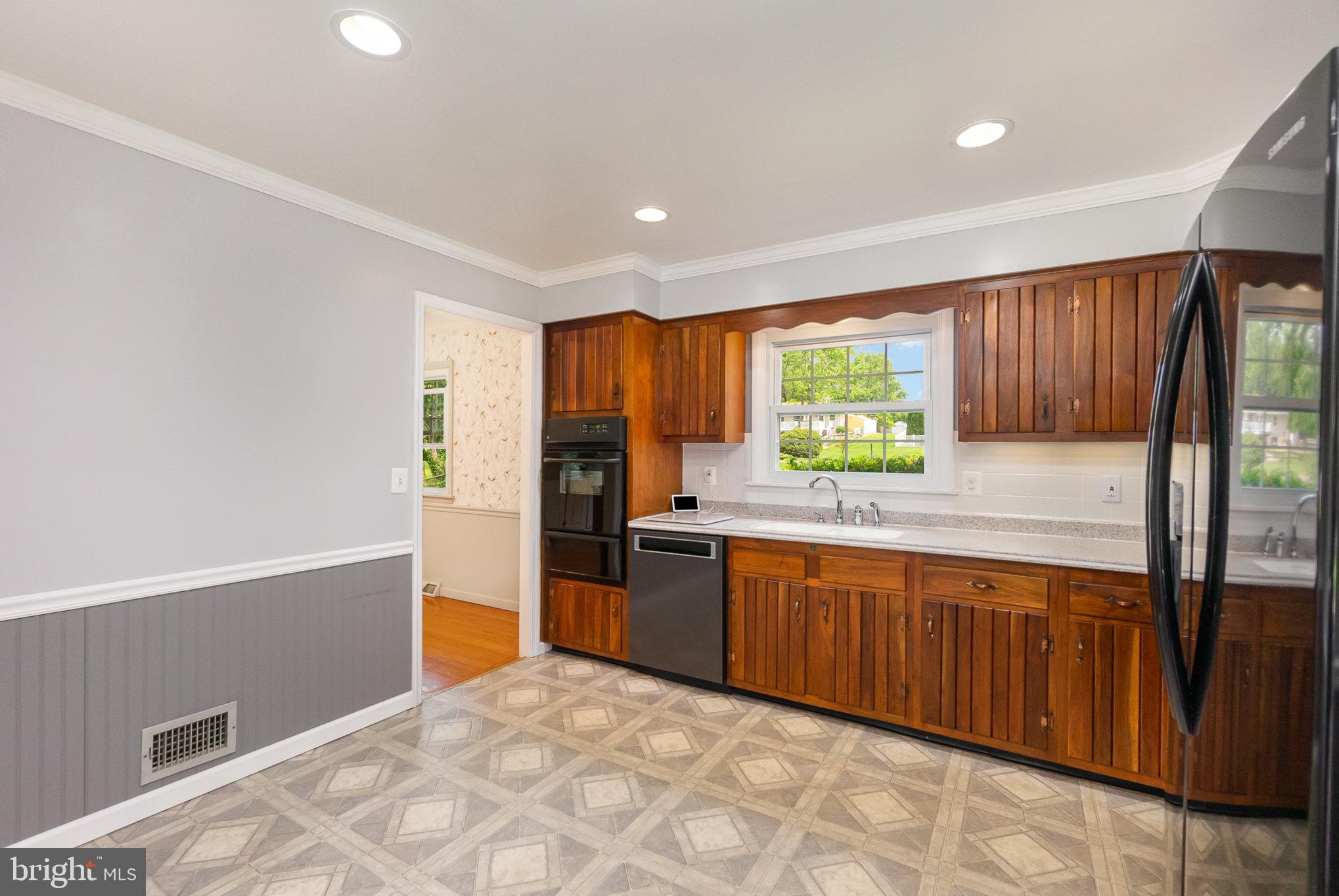 COLONIAL ACRES - Residential