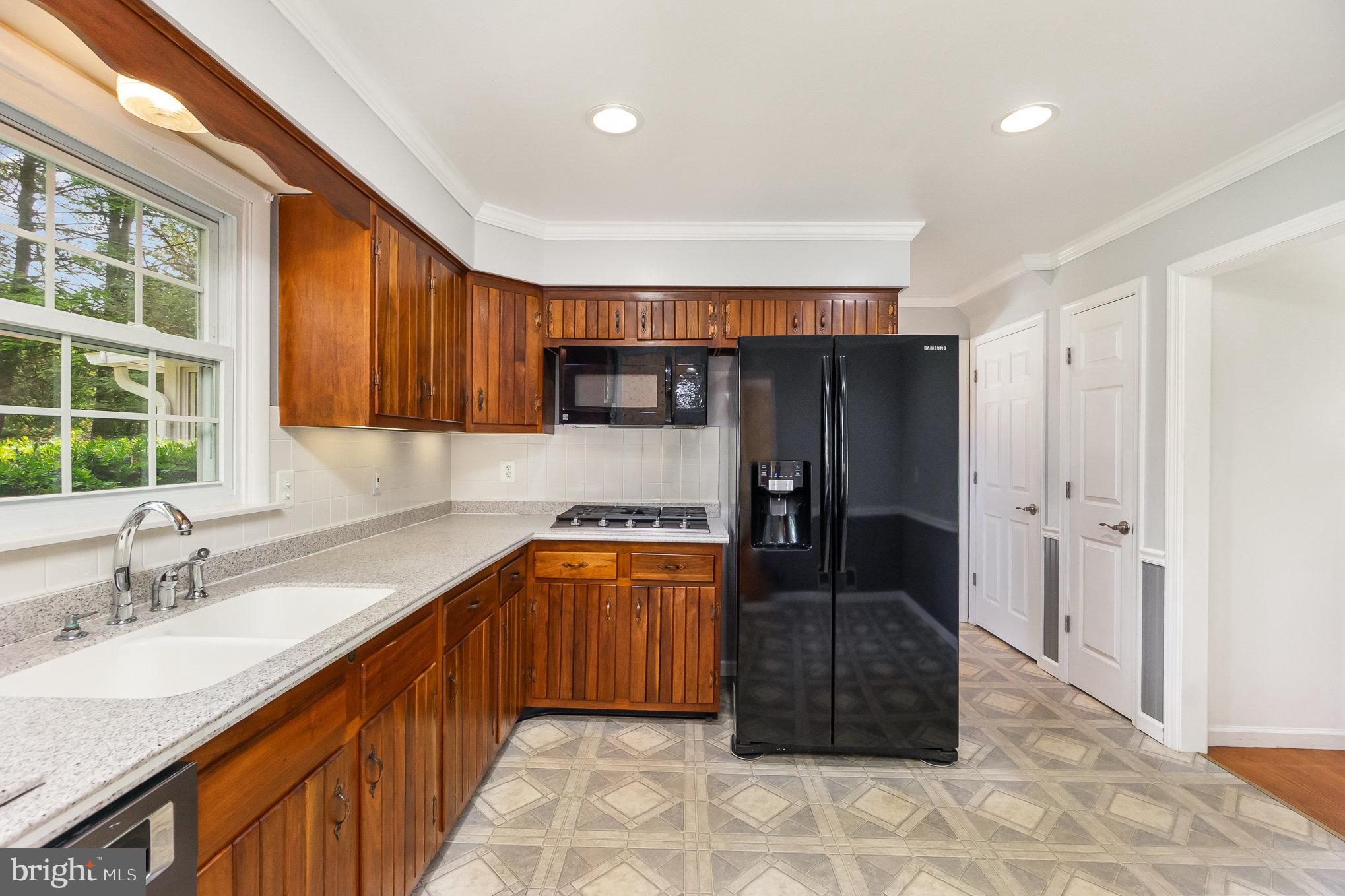 COLONIAL ACRES - Residential