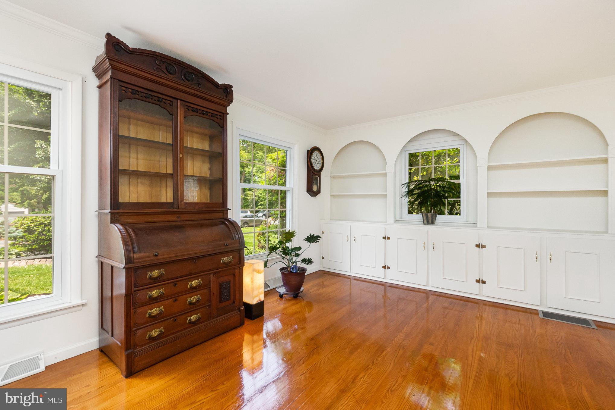 COLONIAL ACRES - Residential