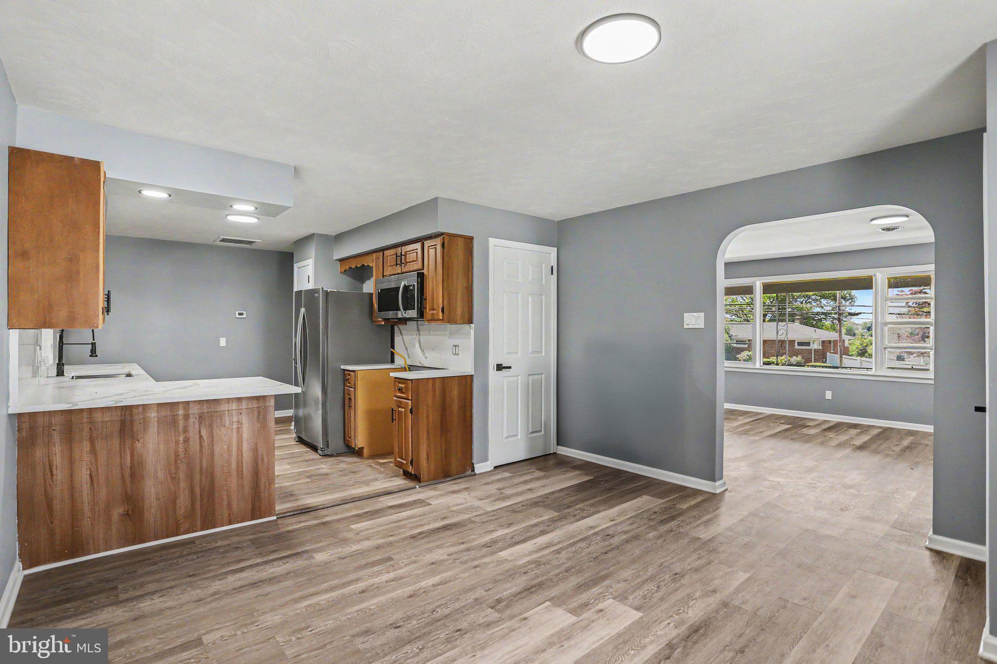 520 WOODLAND VIEW DRIVE