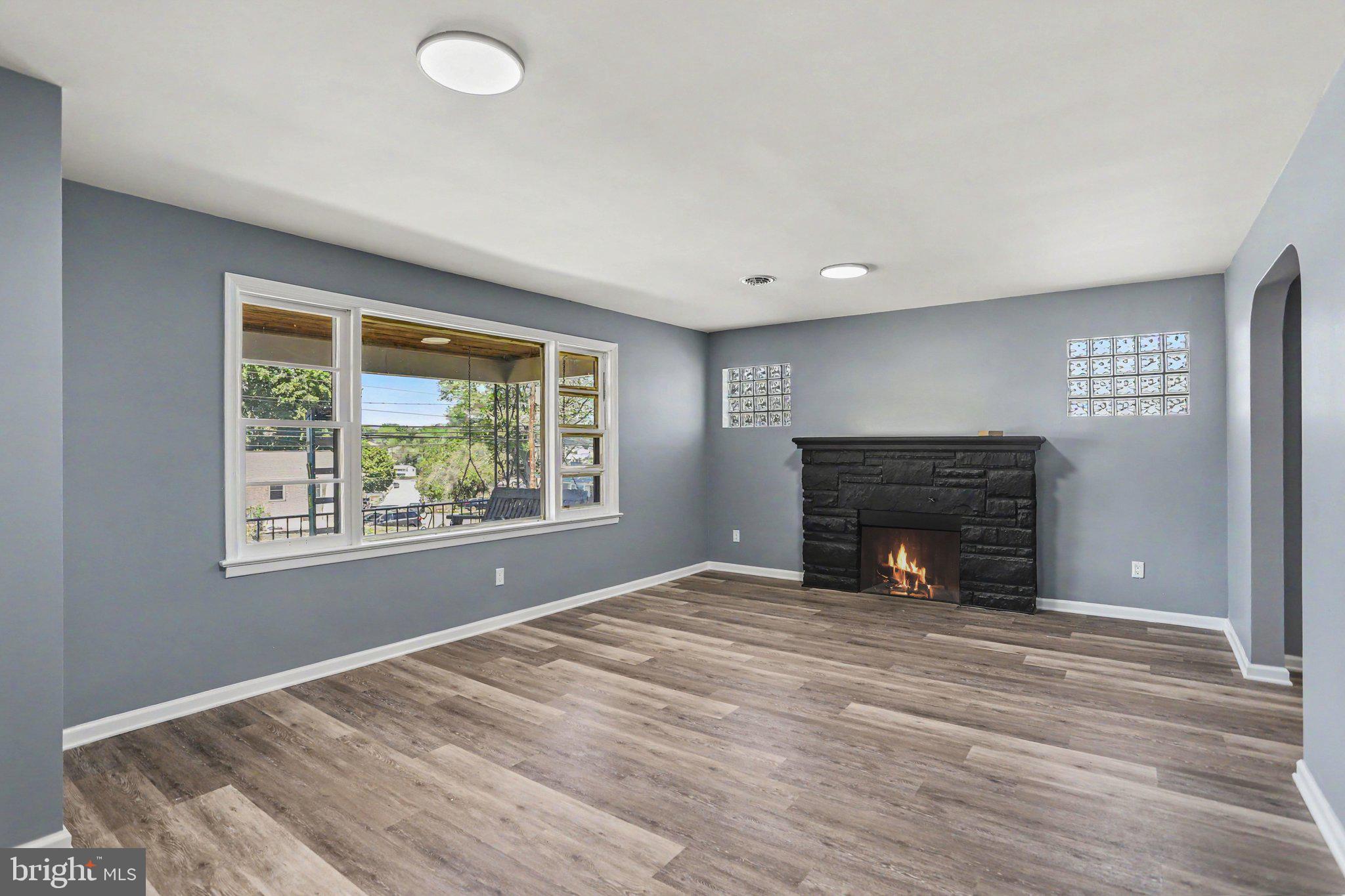 520 WOODLAND VIEW DRIVE