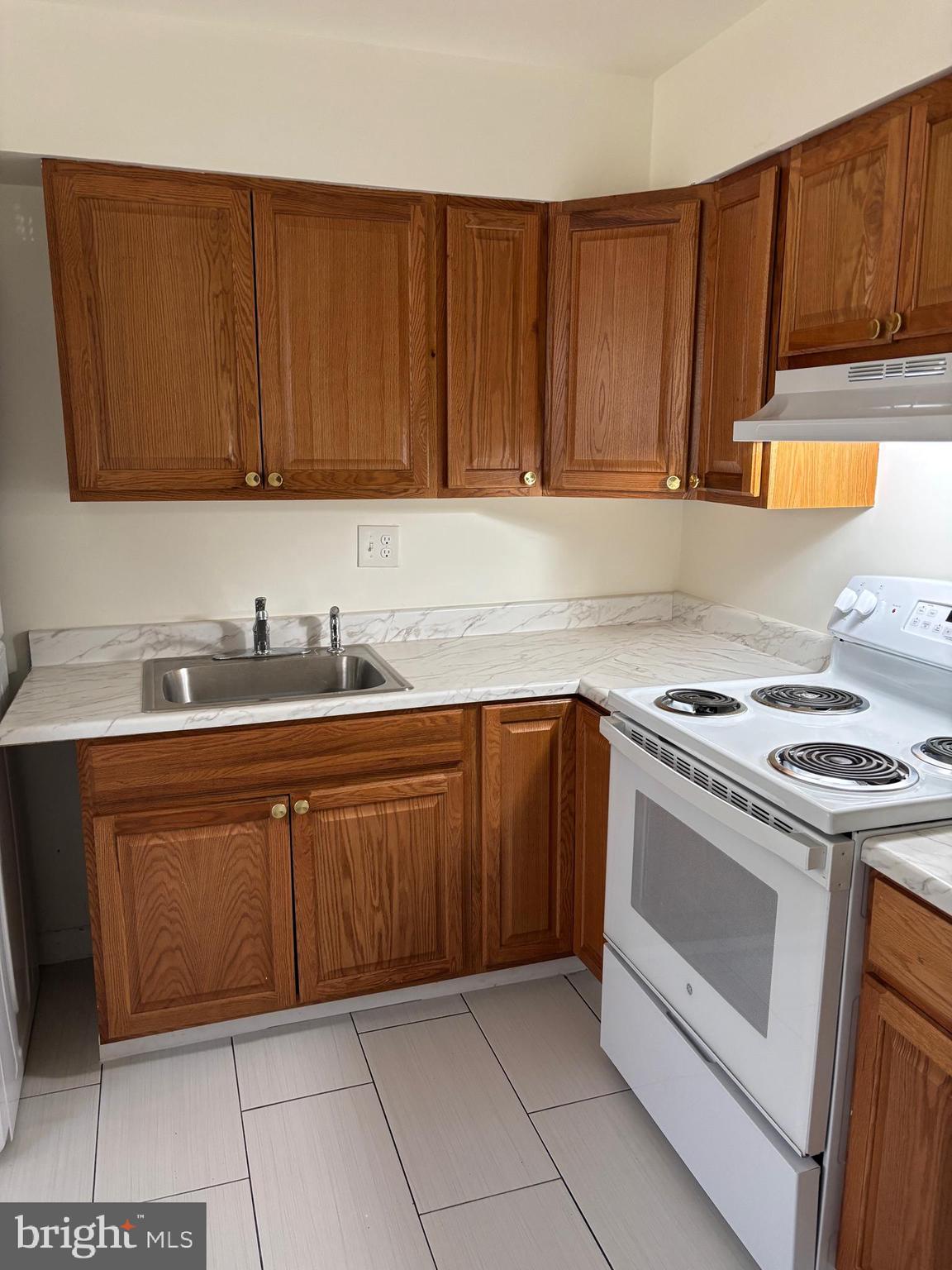 PINEWOOD SOUTH - Residential Lease