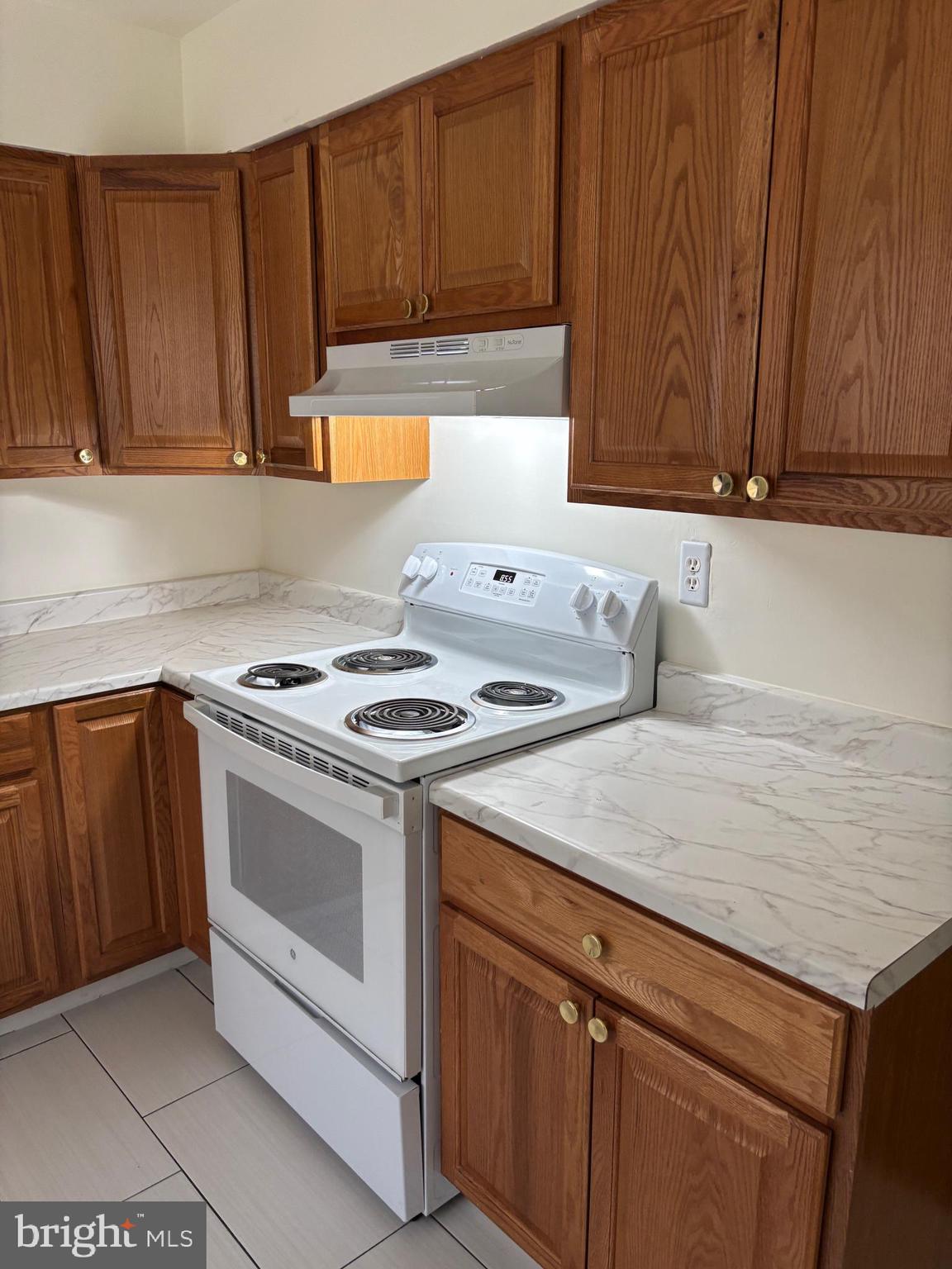 PINEWOOD SOUTH - Residential Lease