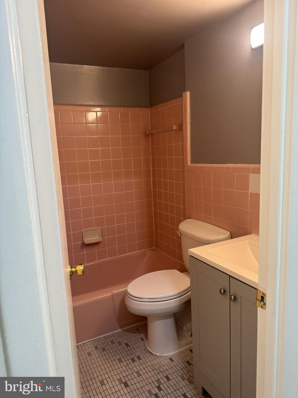 PINEWOOD SOUTH - Residential Lease