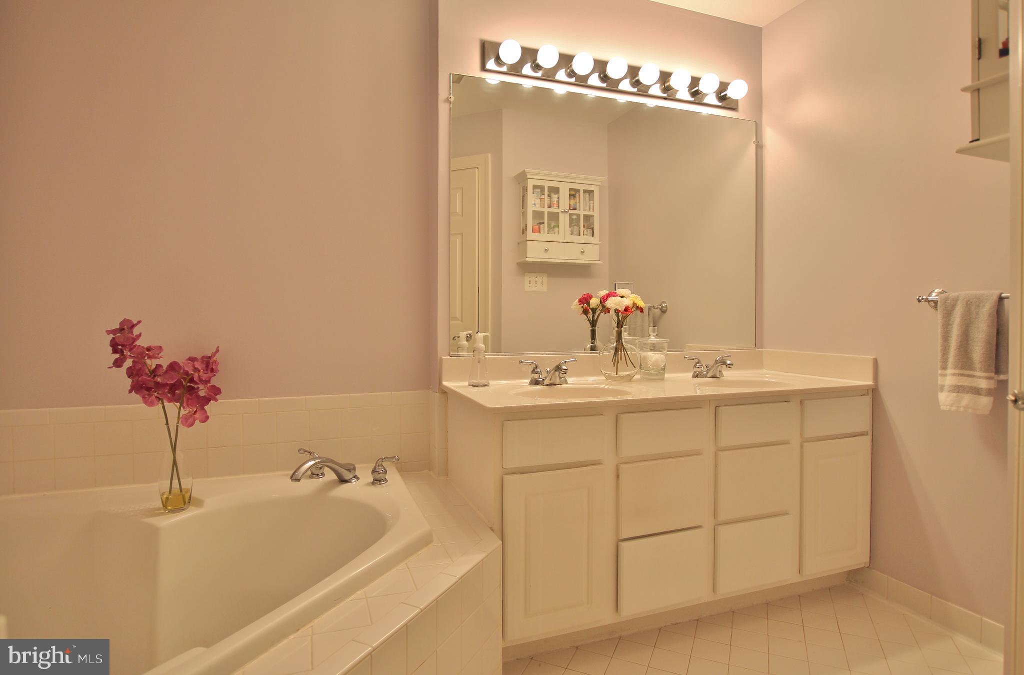 RIVERSIDE STATION - Residential