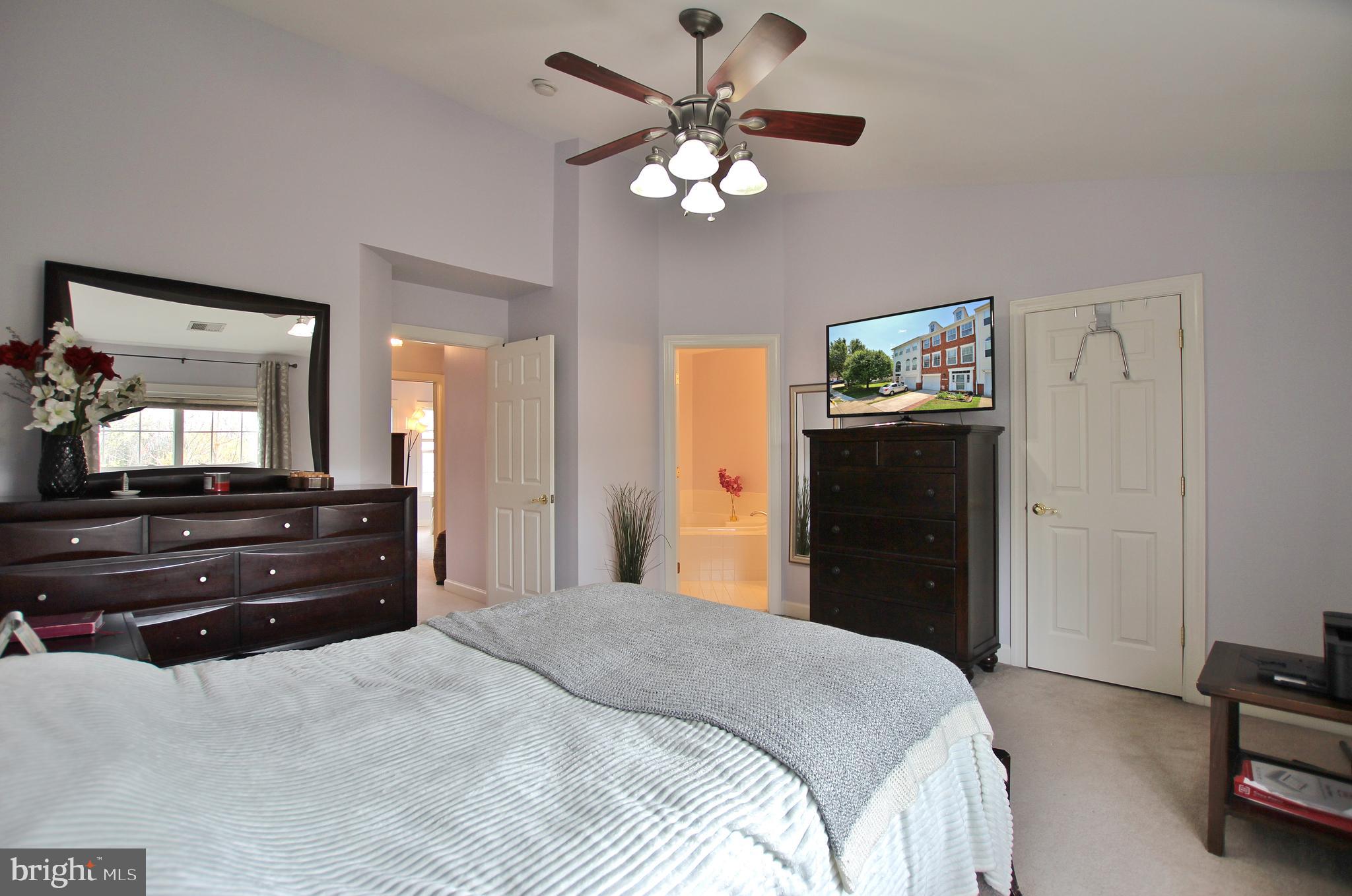 RIVERSIDE STATION - Residential