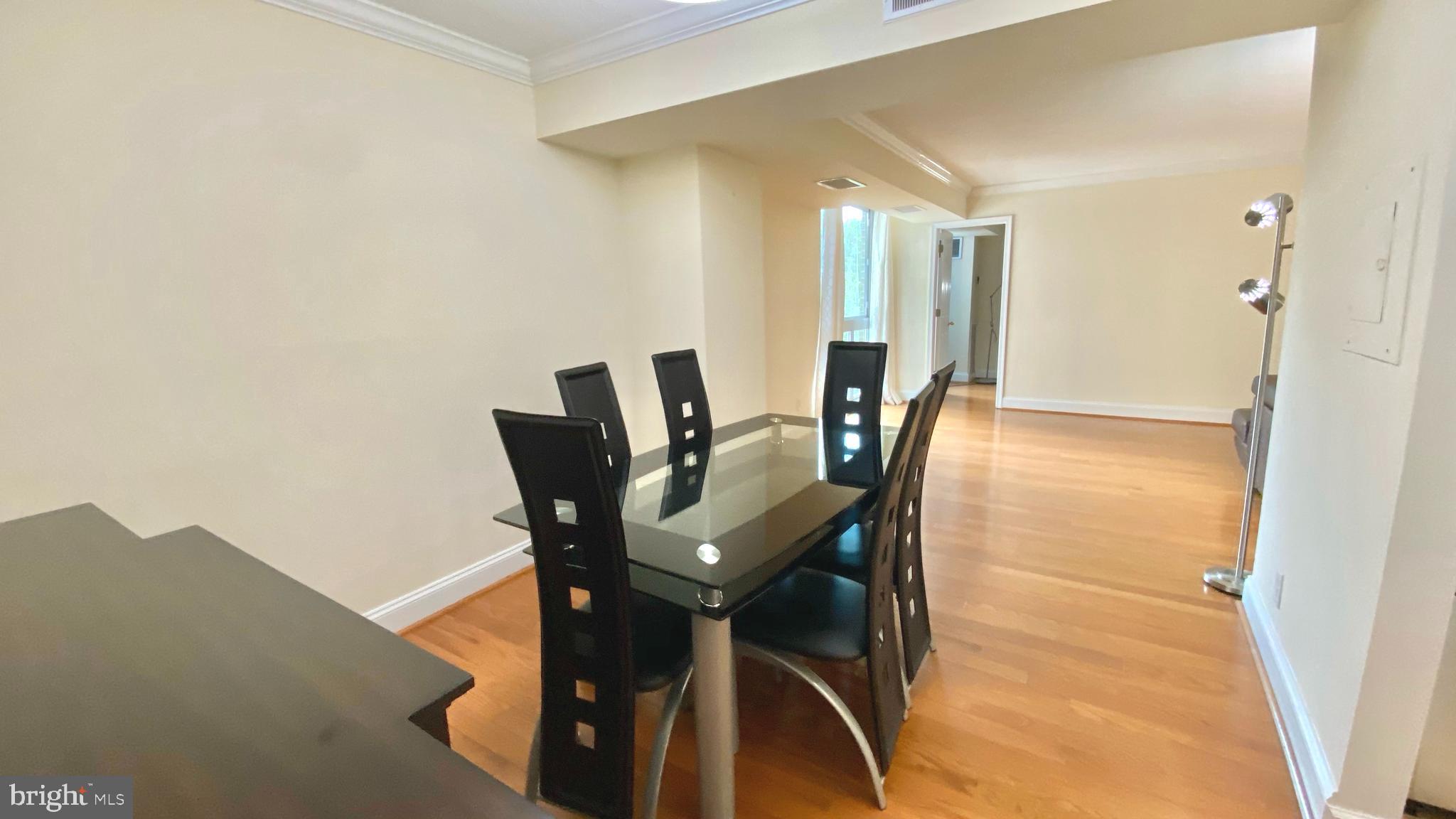 THE ELIZABETH - Residential Lease