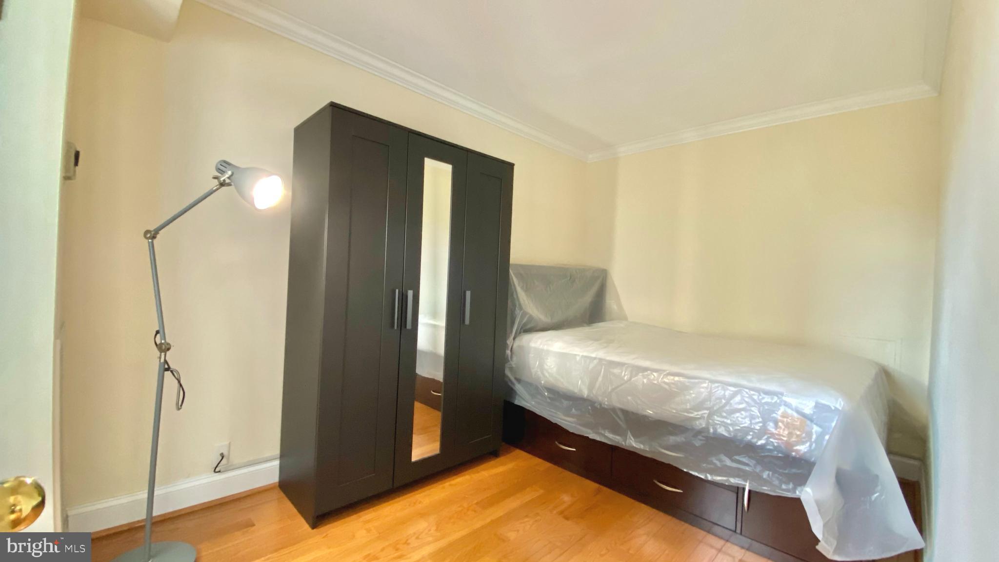 THE ELIZABETH - Residential Lease