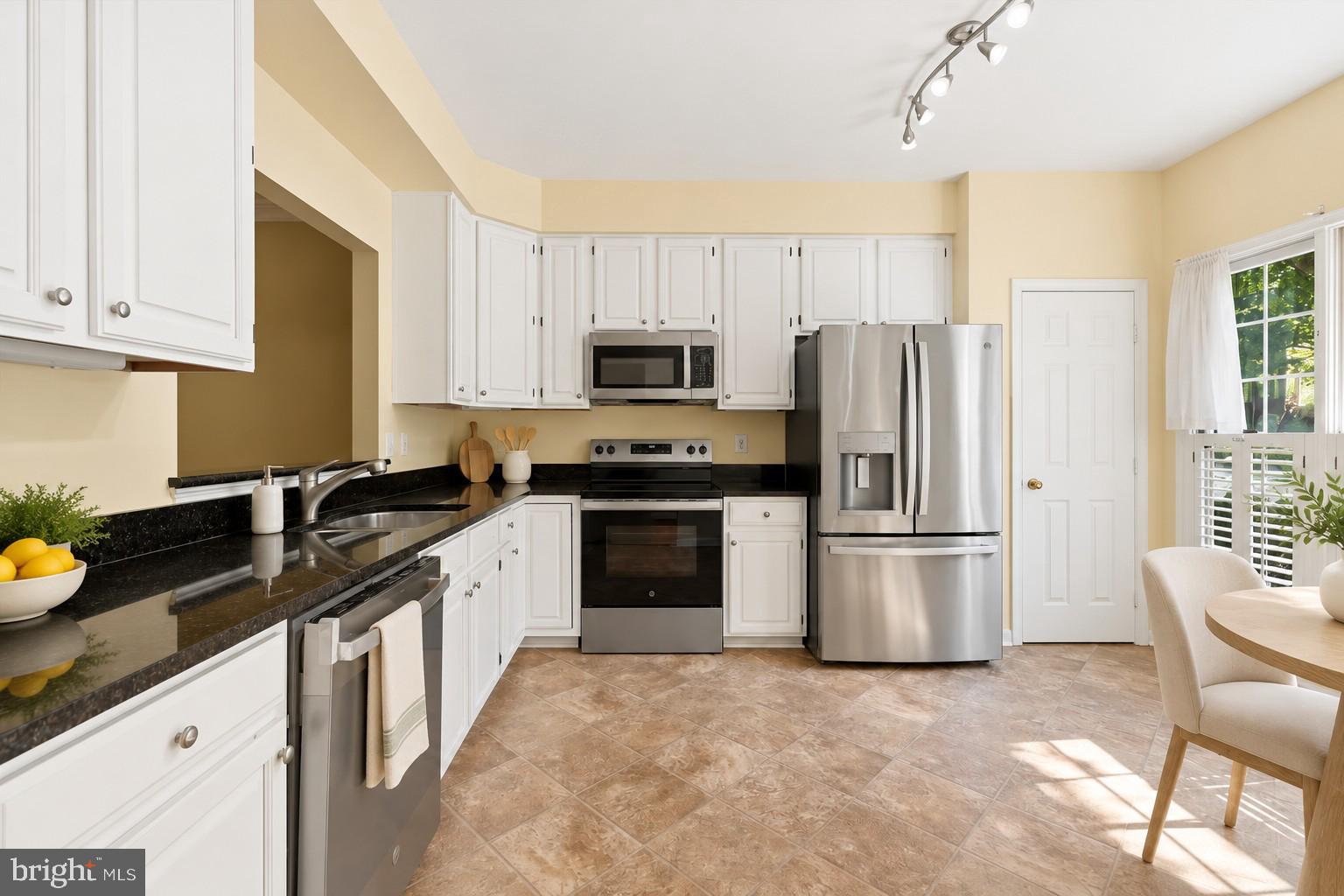 1213 WEATHERSTONE COURT