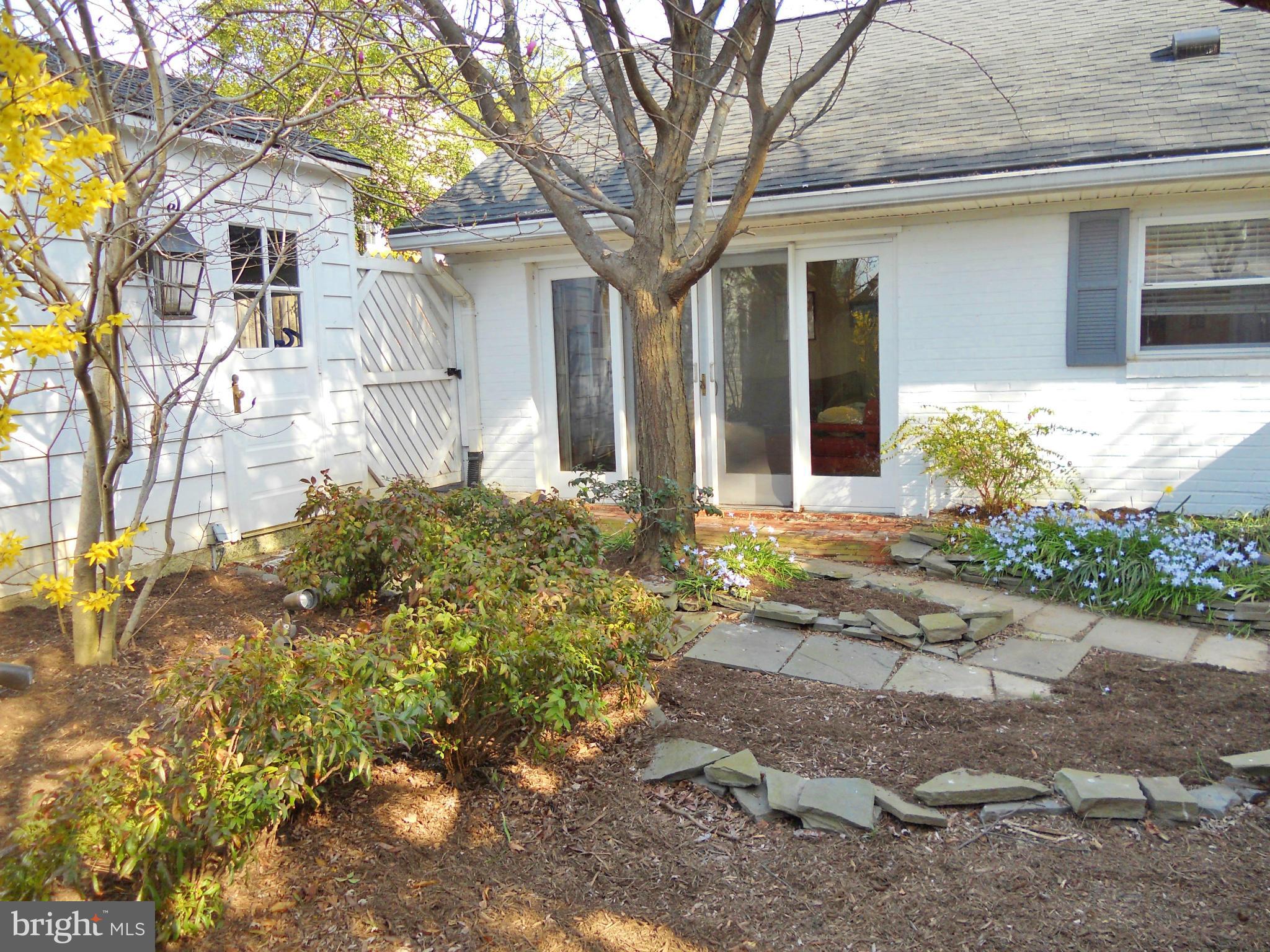 WILLET HEIGHTS - Residential Lease