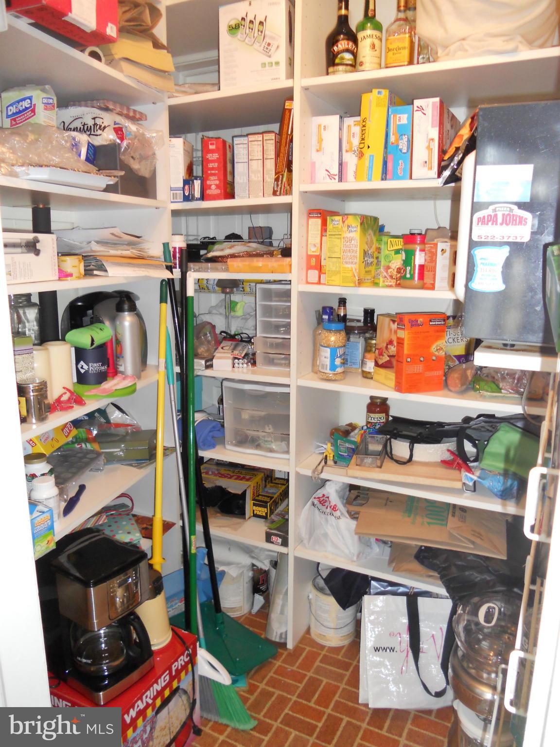 WILLET HEIGHTS - Residential Lease