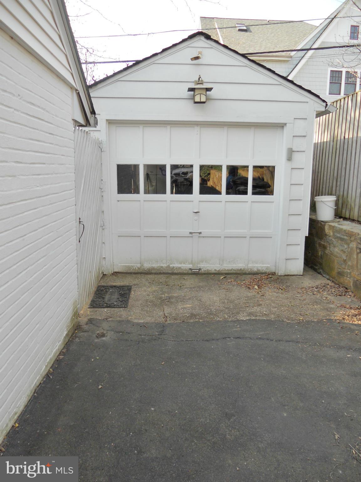 WILLET HEIGHTS - Residential Lease