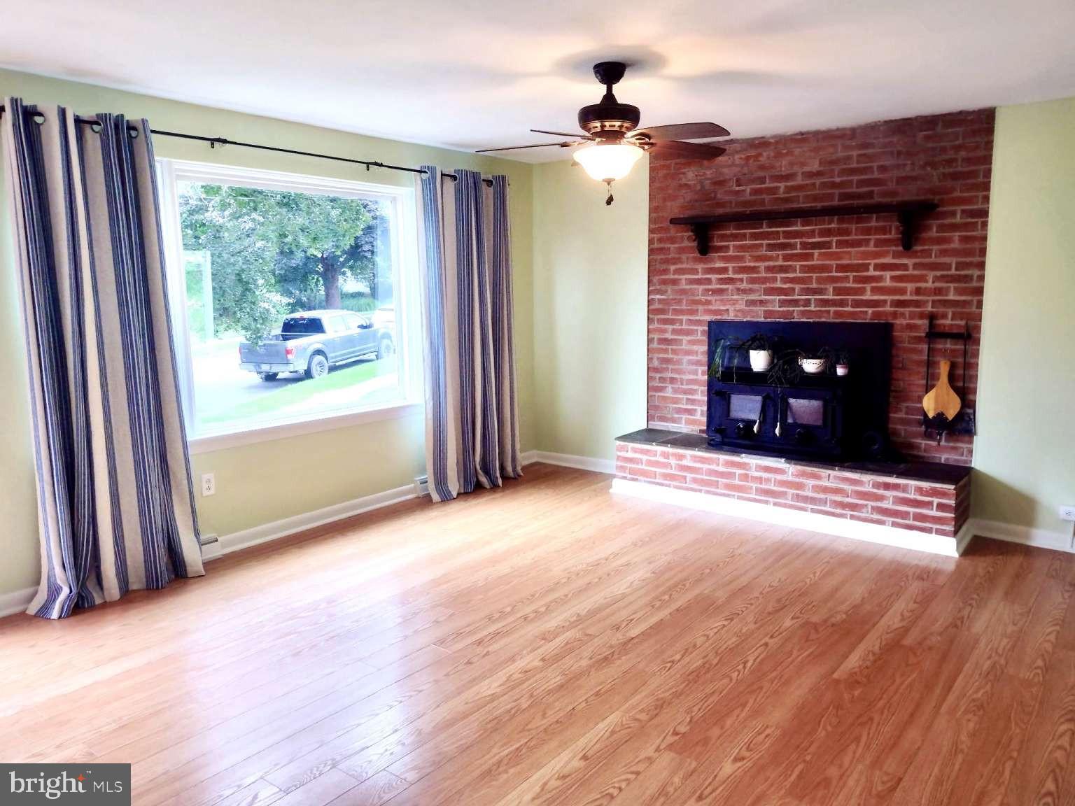 27 CRESCENT STREET