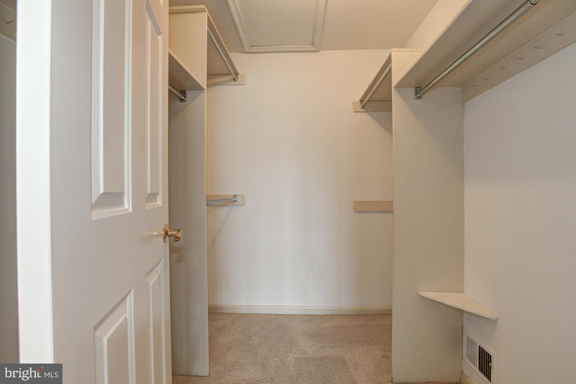 LONGMEAD CROSSING - Residential Lease