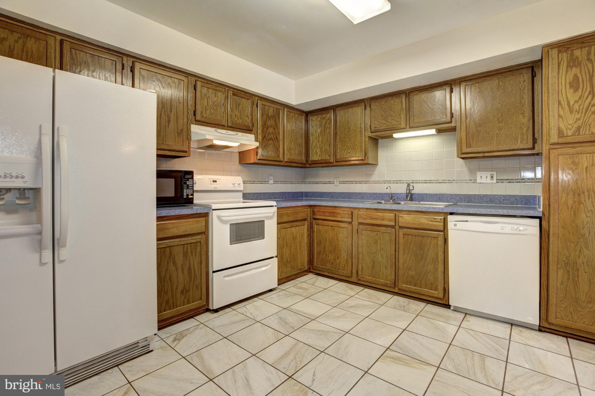 LONGMEAD CROSSING - Residential Lease