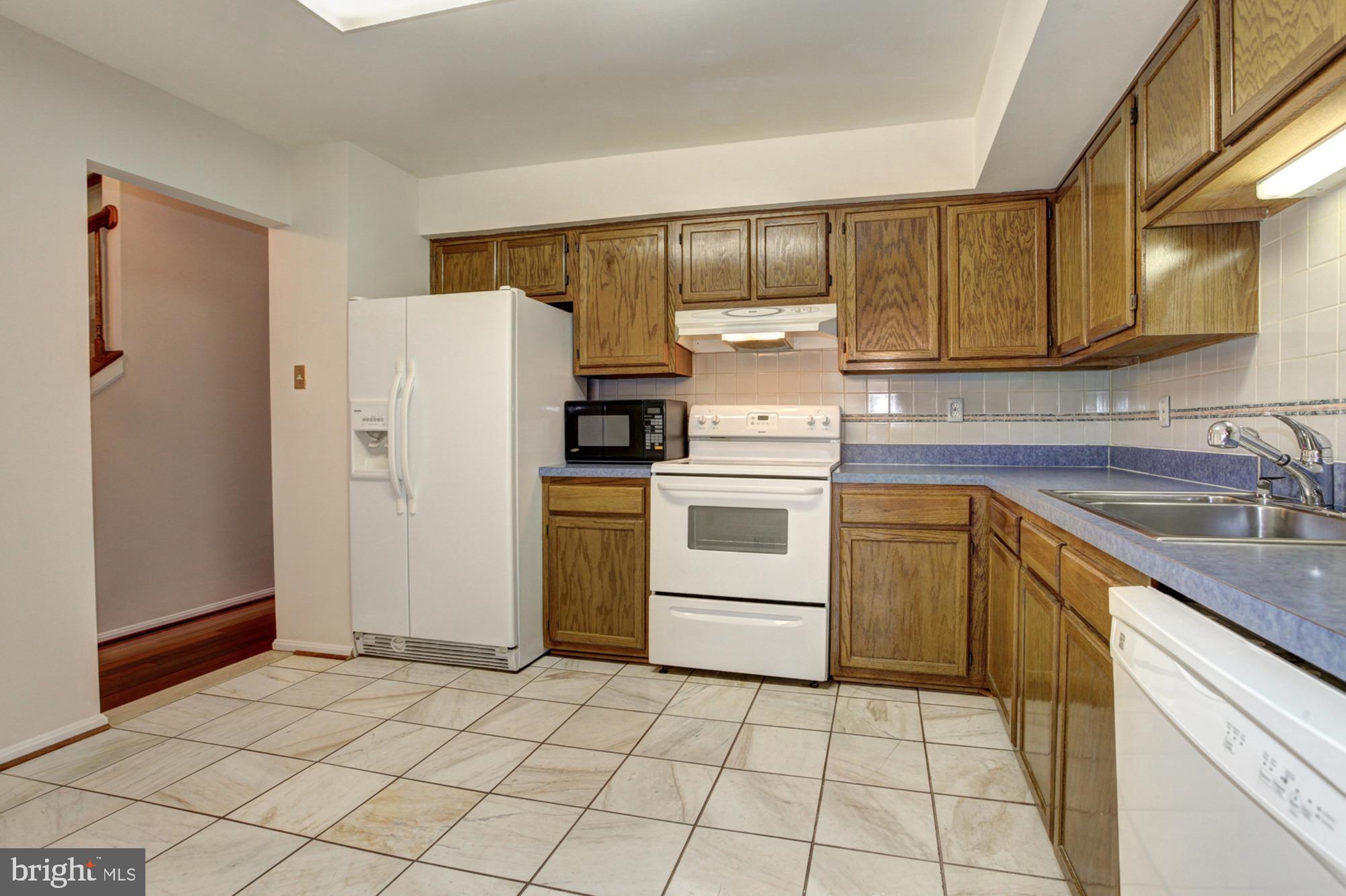 LONGMEAD CROSSING - Residential Lease