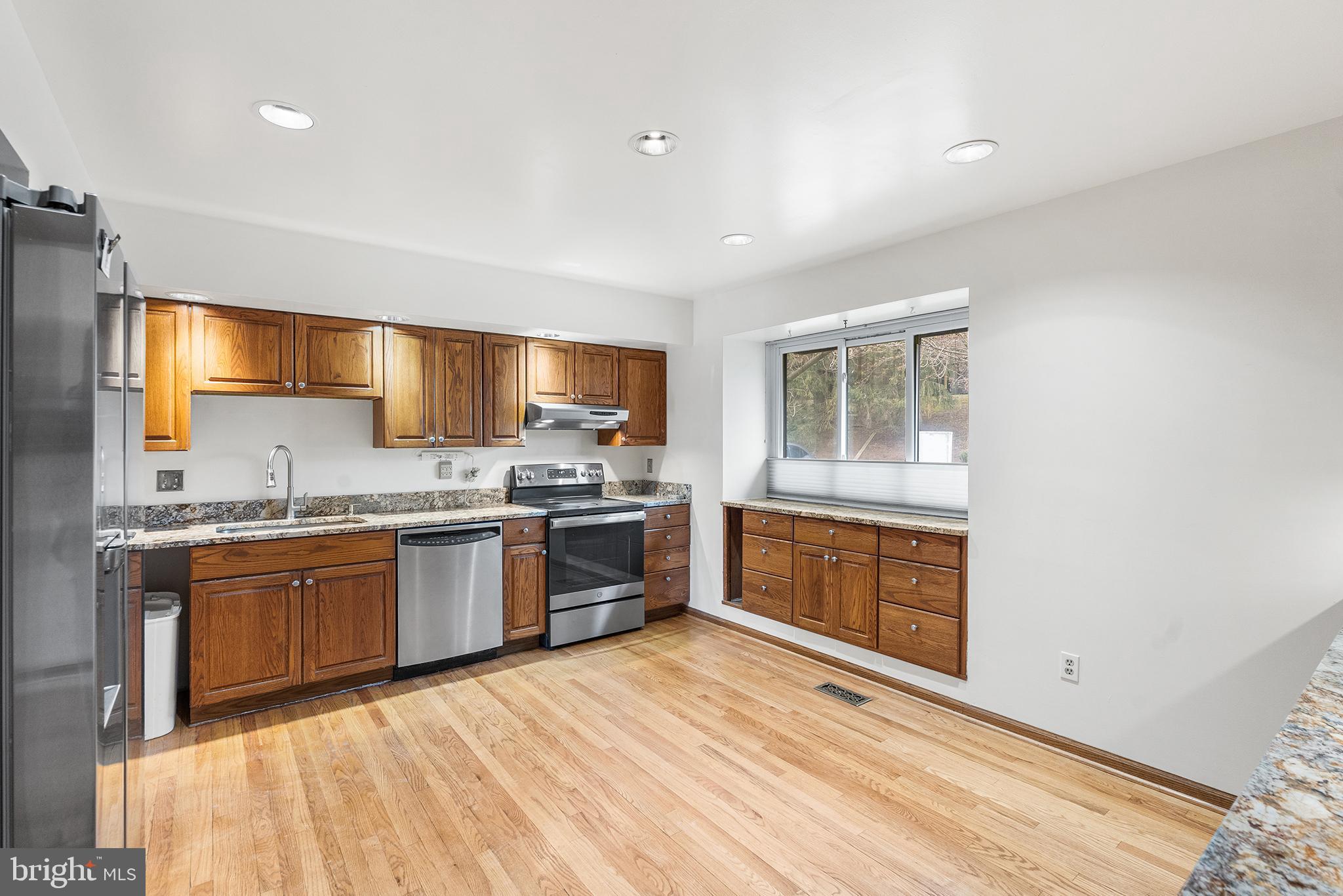 VALLEYWOOD AT FIVE FARMS - Residential