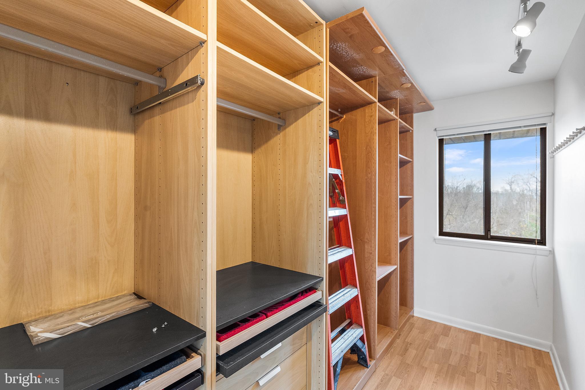 VALLEYWOOD AT FIVE FARMS - Residential