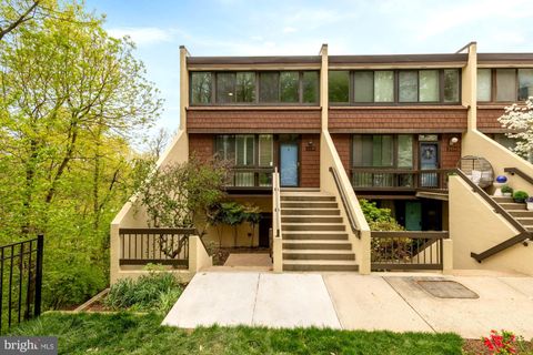 2328 S QUINCY STREET 2 ARLINGTON VA 22204