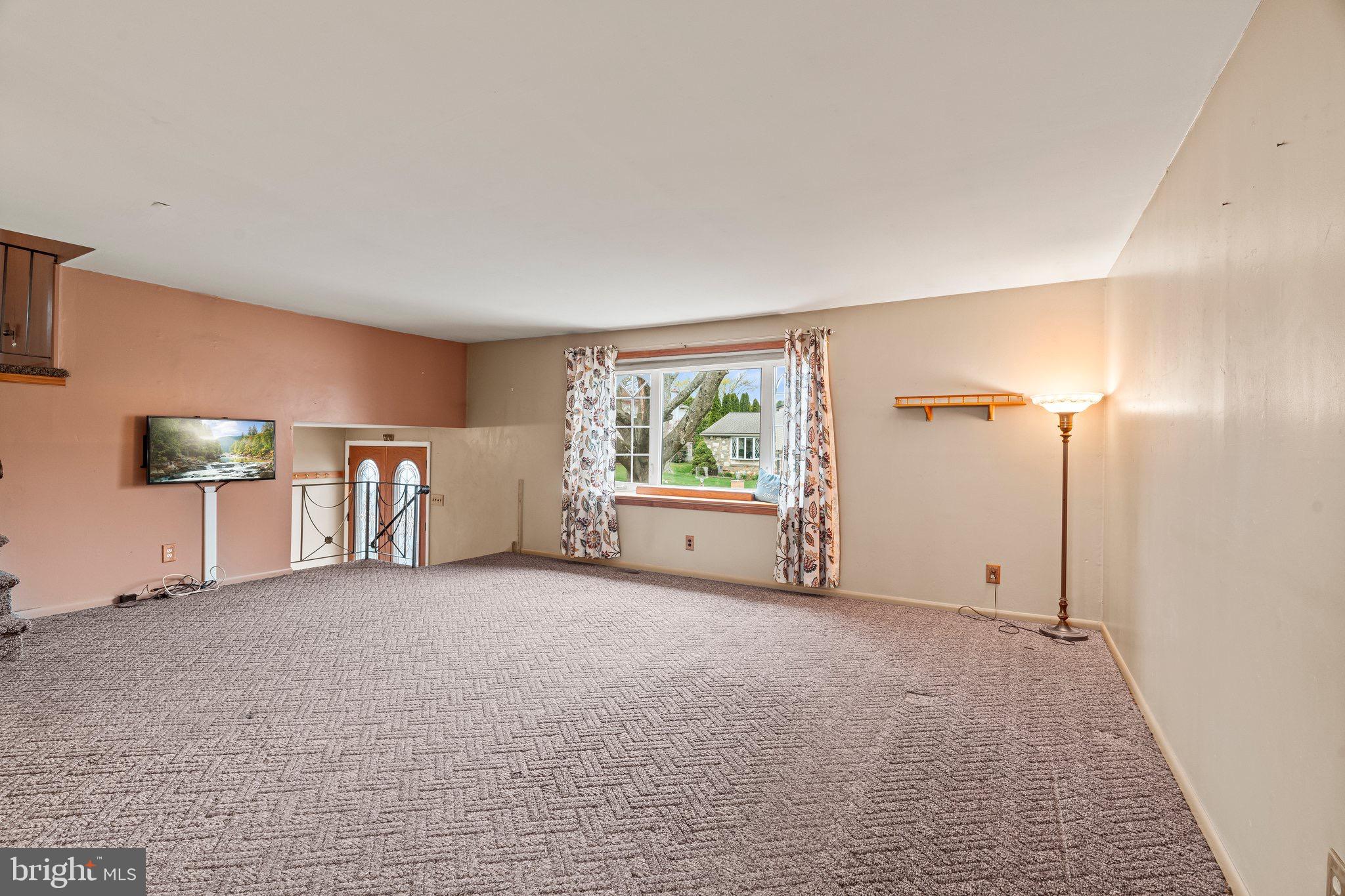 SOMERTON - Residential