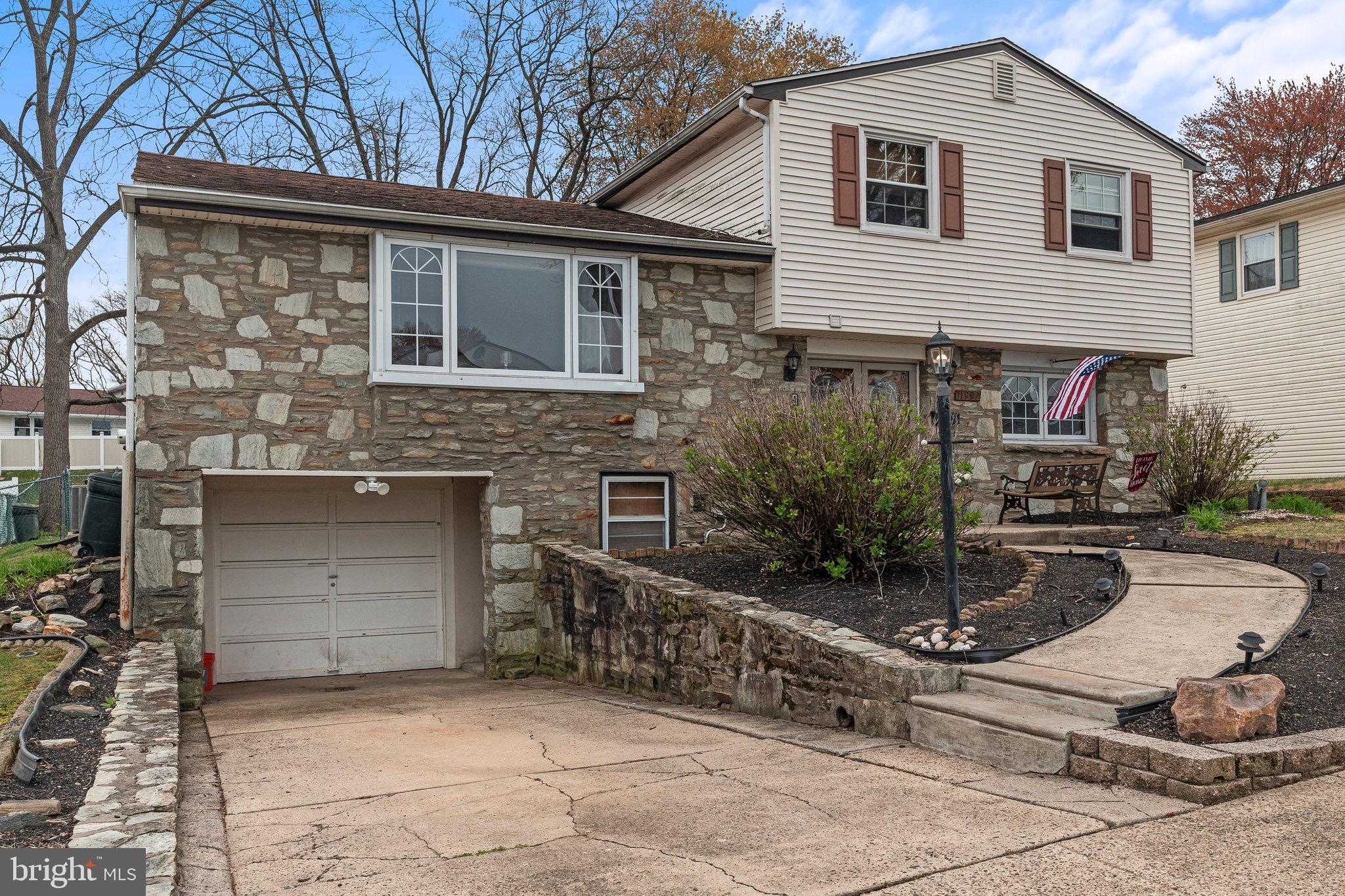 SOMERTON - Residential