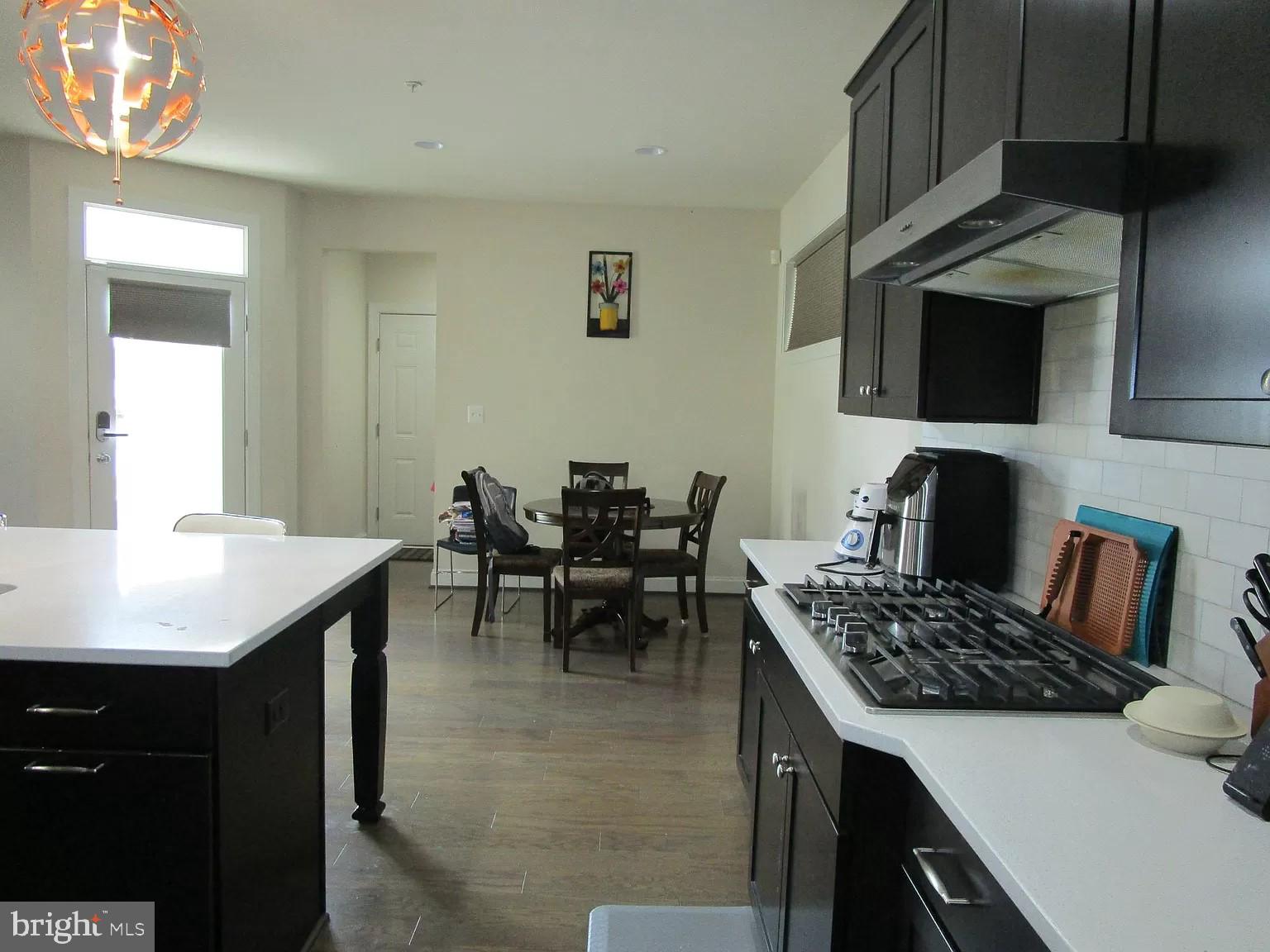 LANDSDALE - Residential Lease