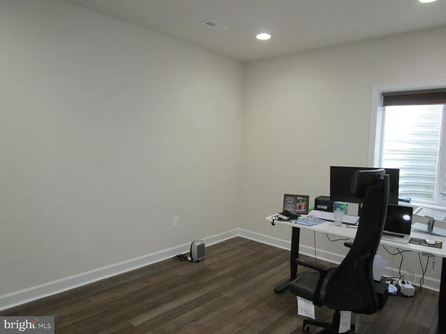 LANDSDALE - Residential Lease