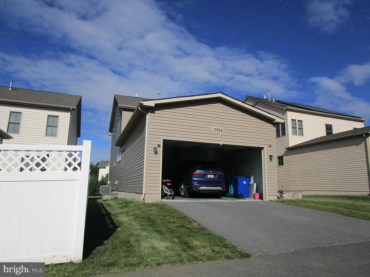 LANDSDALE - Residential Lease