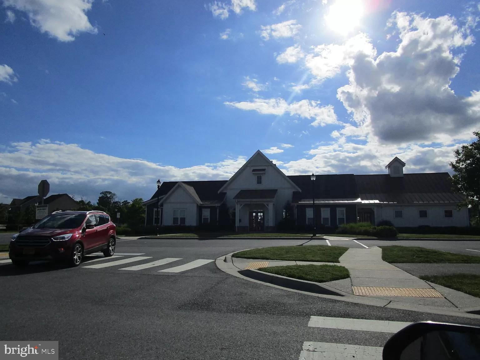 LANDSDALE - Residential Lease