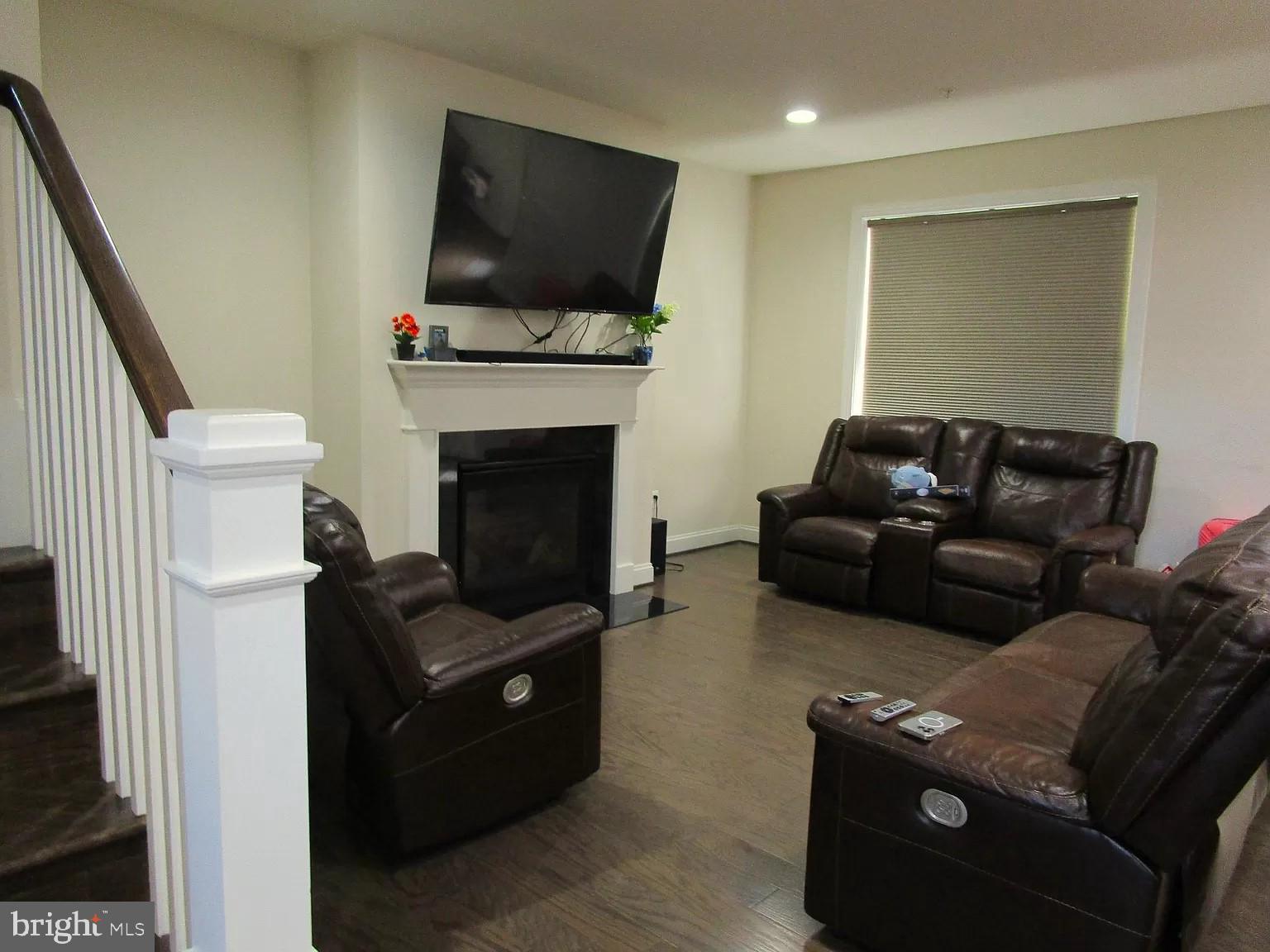 LANDSDALE - Residential Lease