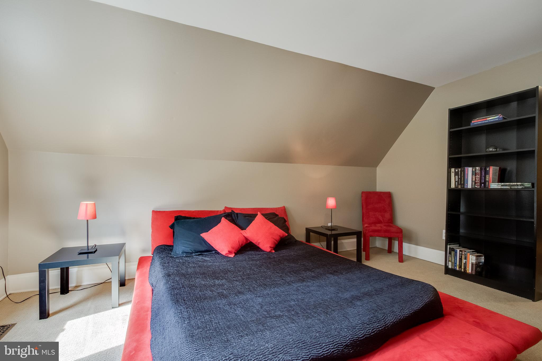 MCLEAN STATION - Residential