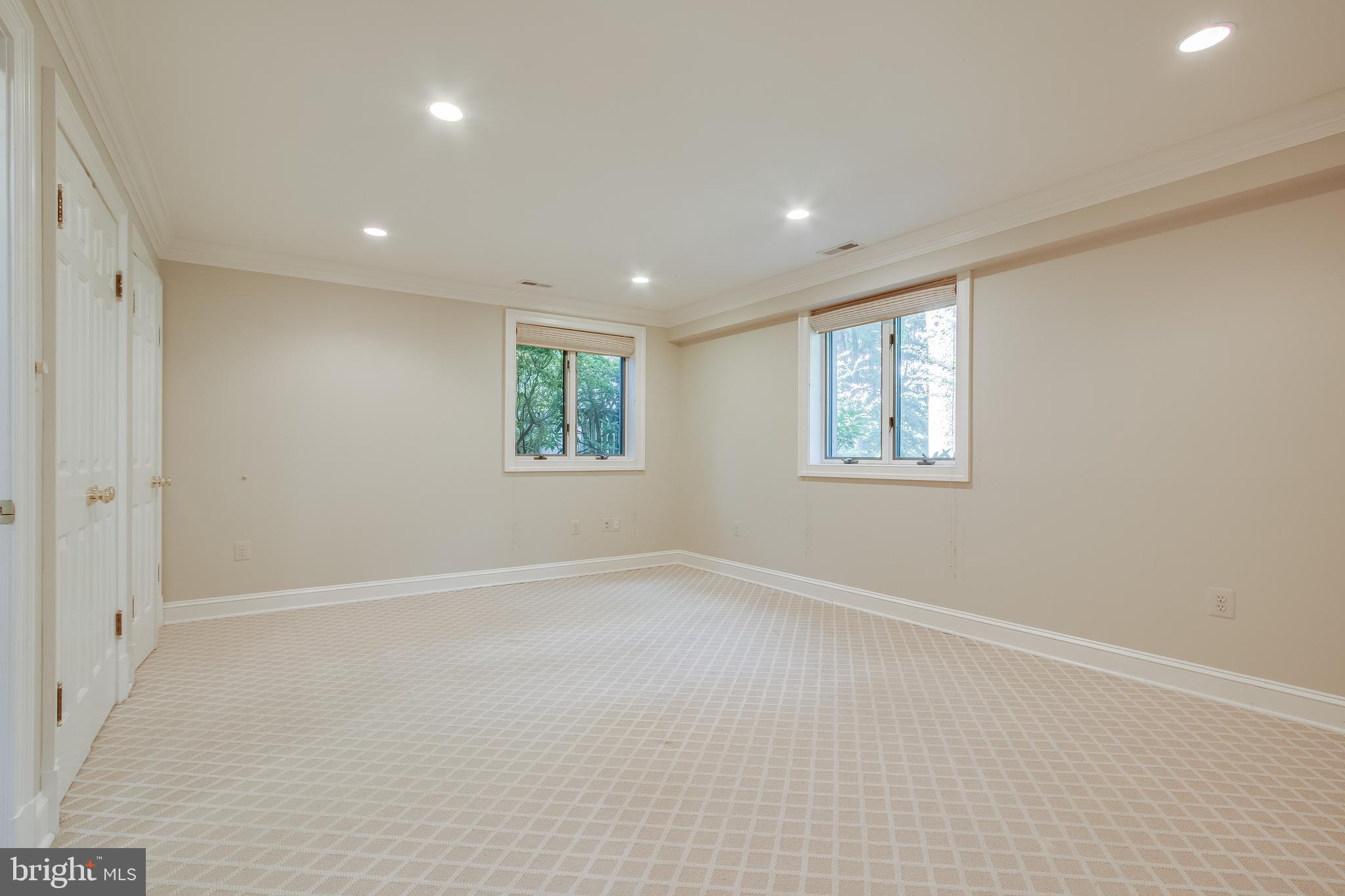 MCLEAN STATION - Residential