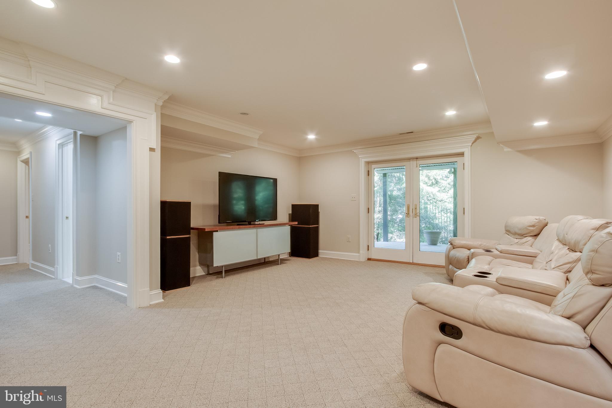 MCLEAN STATION - Residential