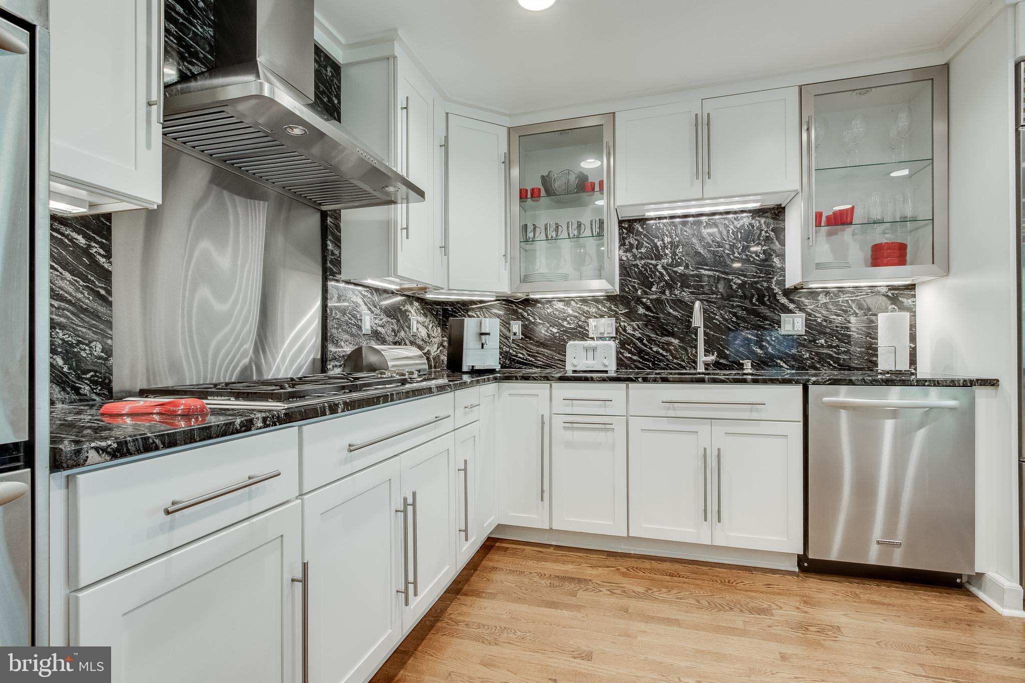 MCLEAN STATION - Residential