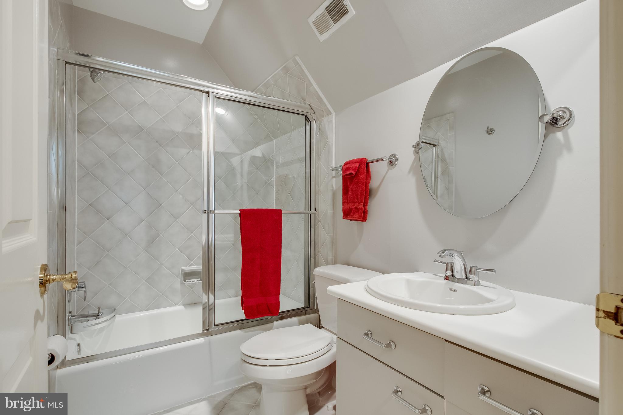 MCLEAN STATION - Residential