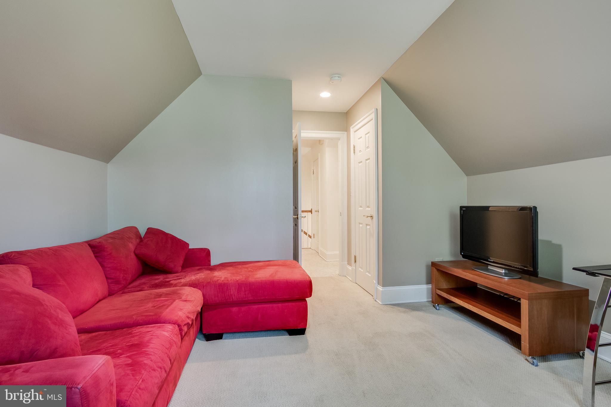 MCLEAN STATION - Residential