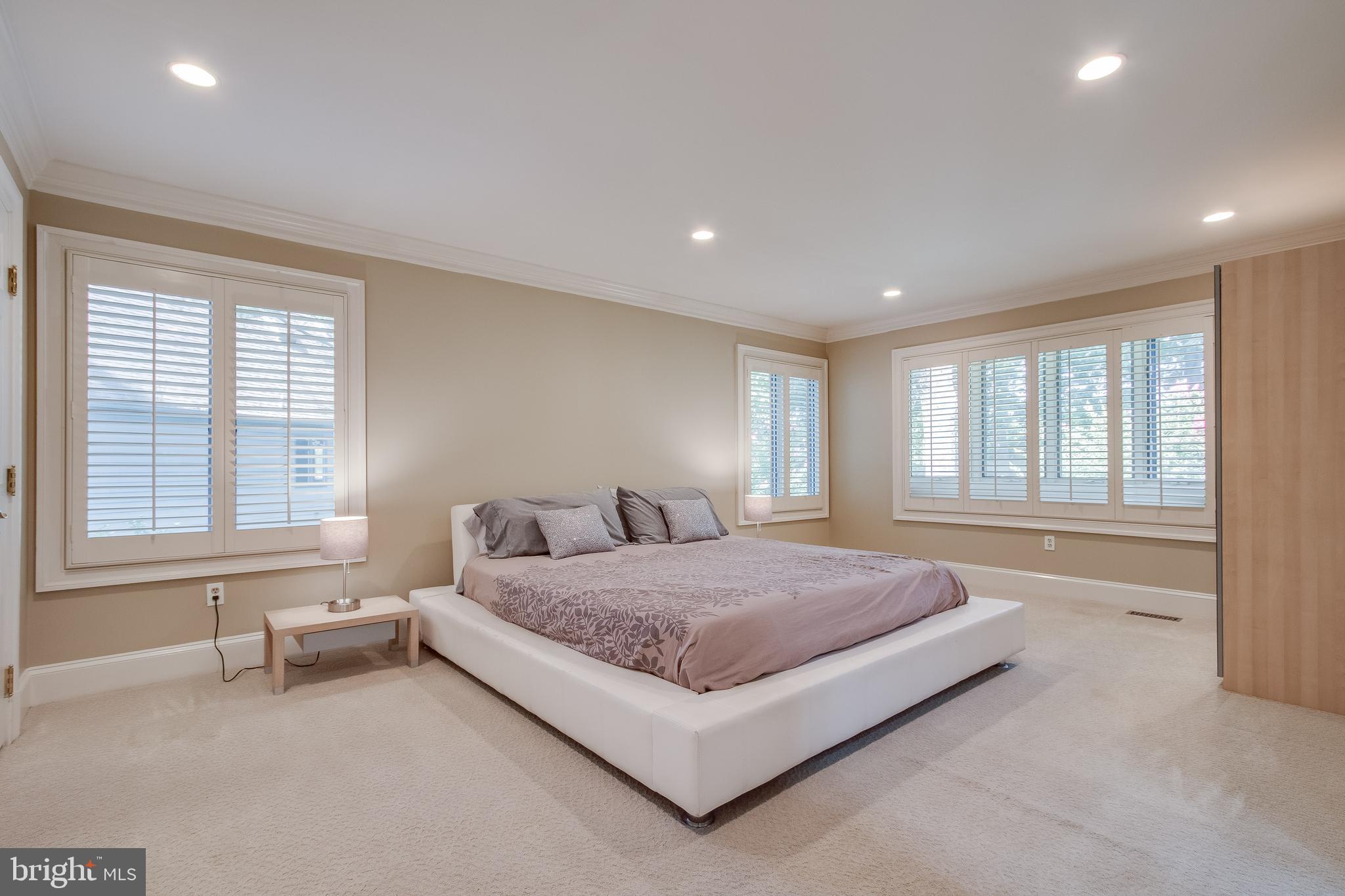 MCLEAN STATION - Residential