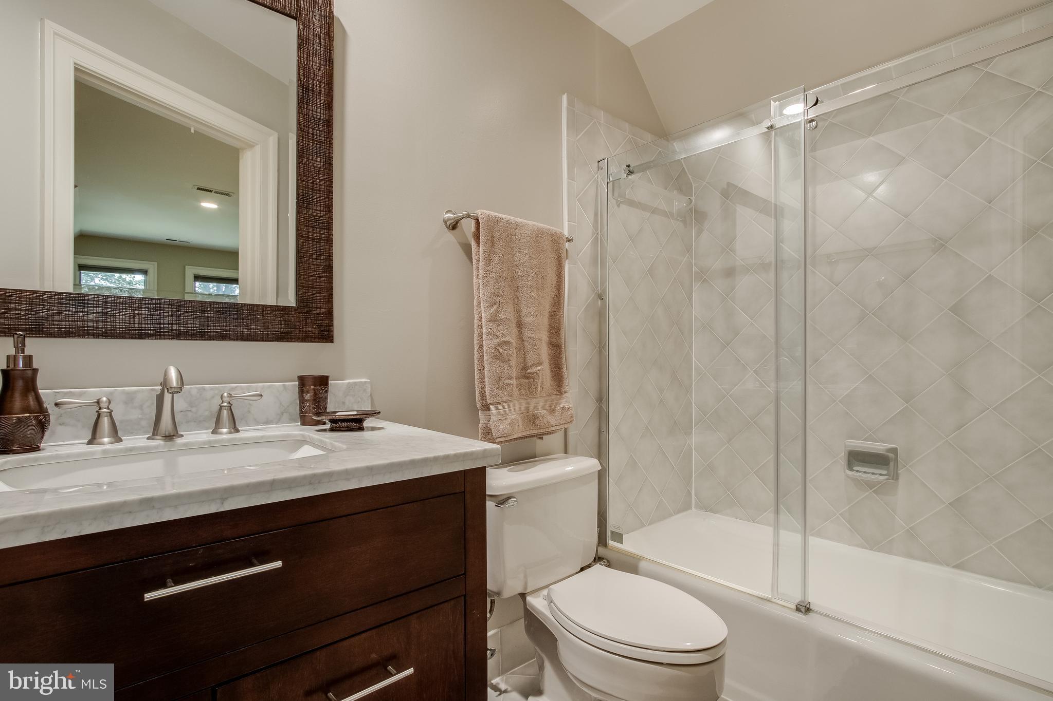 MCLEAN STATION - Residential