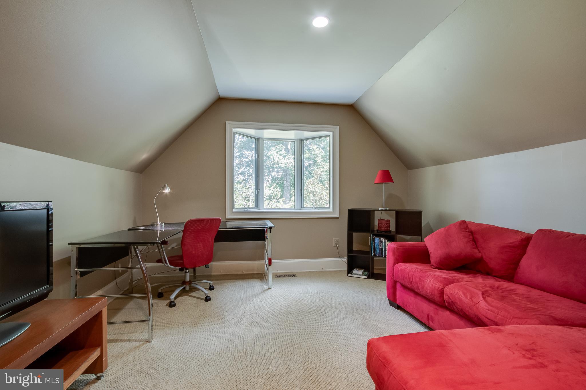 MCLEAN STATION - Residential