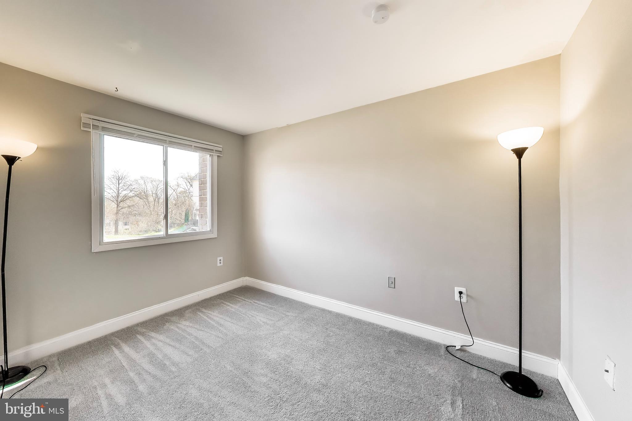 OCCOQUAN RIDGE CONDO - Residential