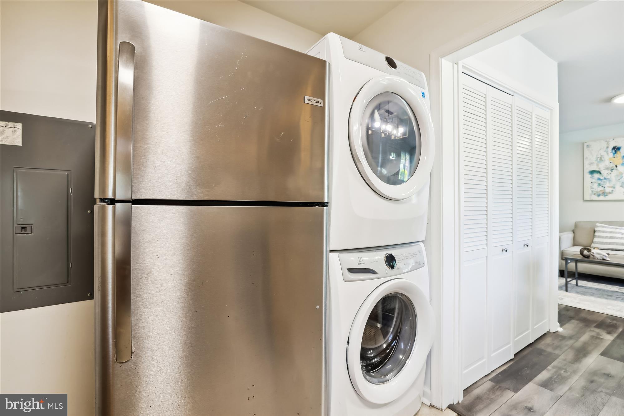 LANDOVER - Residential