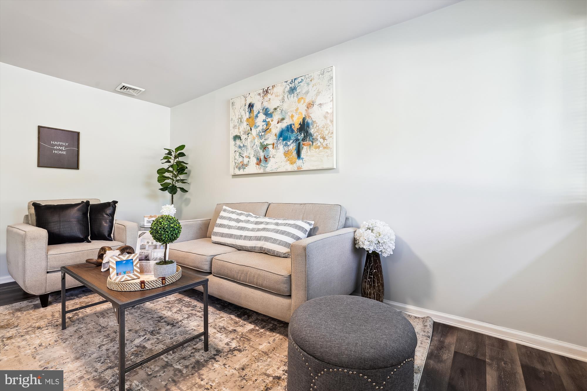 LANDOVER - Residential