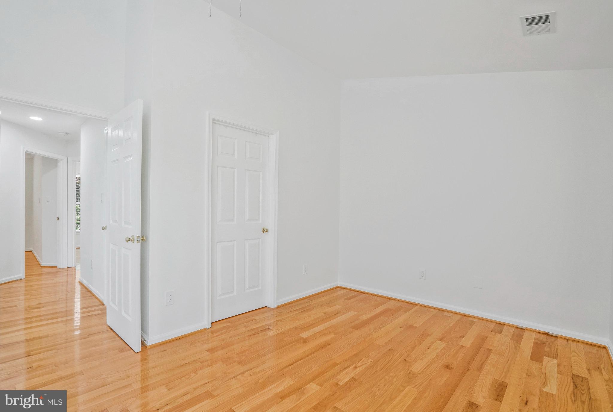 MOUNT VEE MANOR - Residential