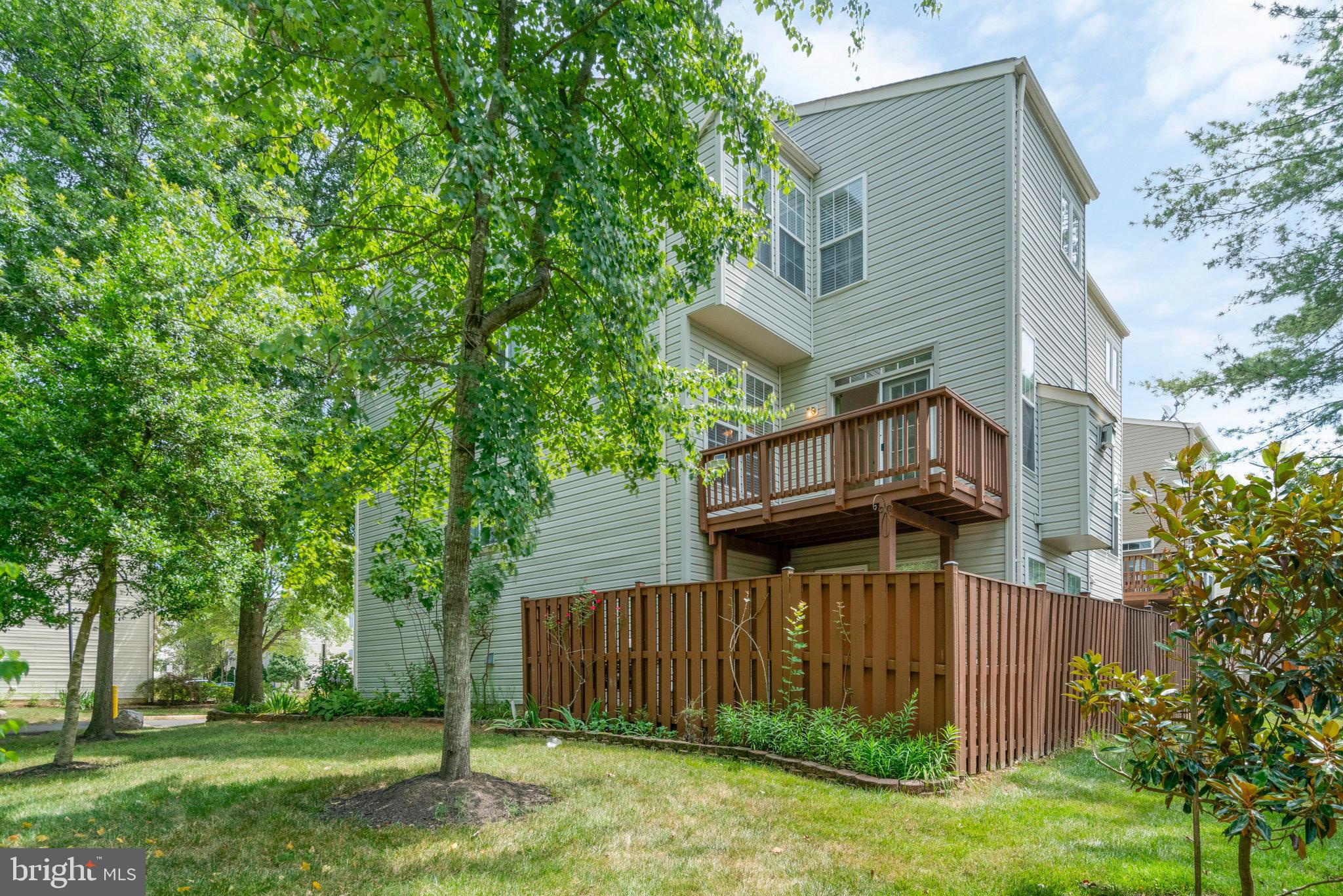 MOUNT VEE MANOR - Residential