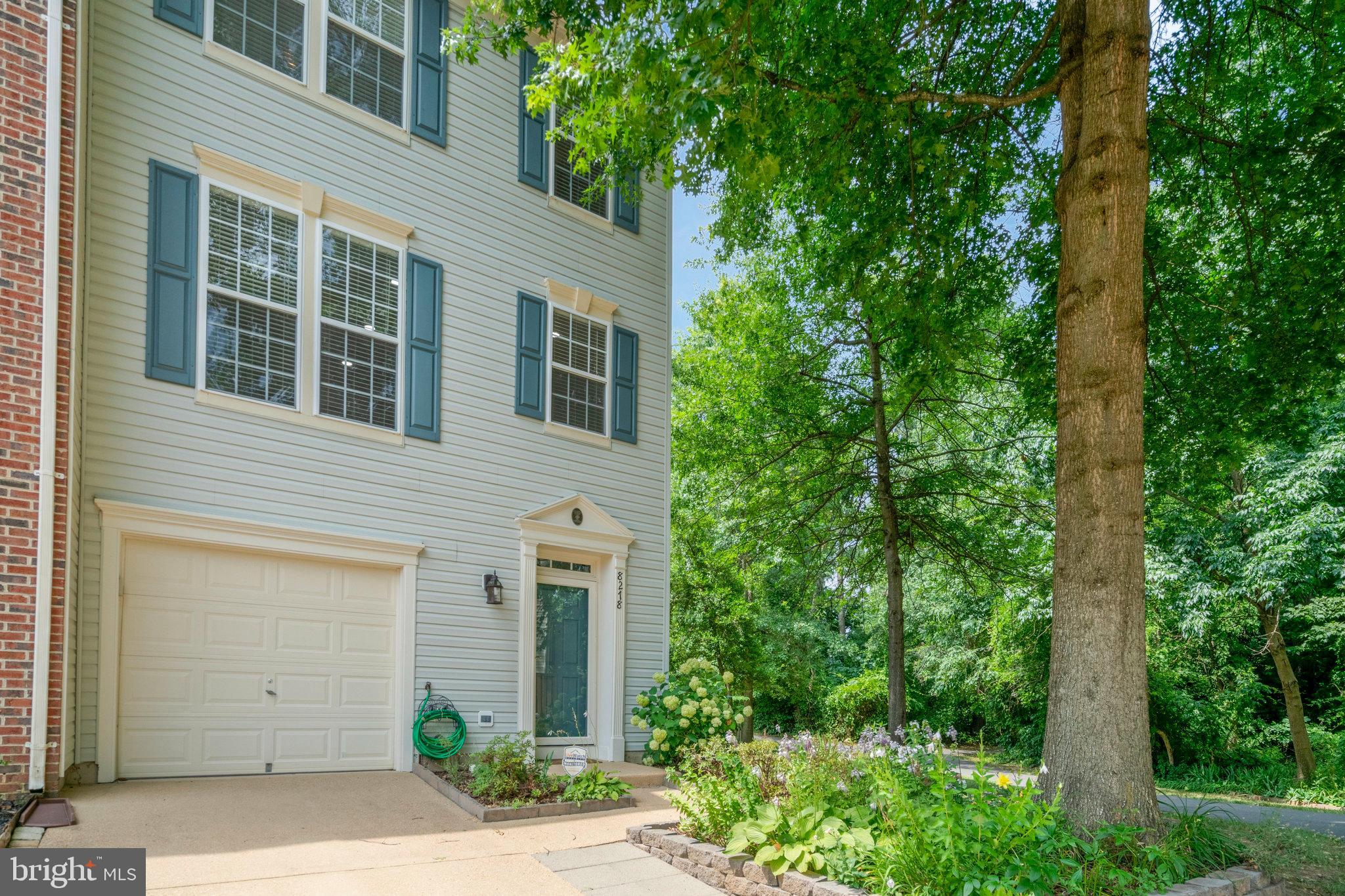 MOUNT VEE MANOR - Residential