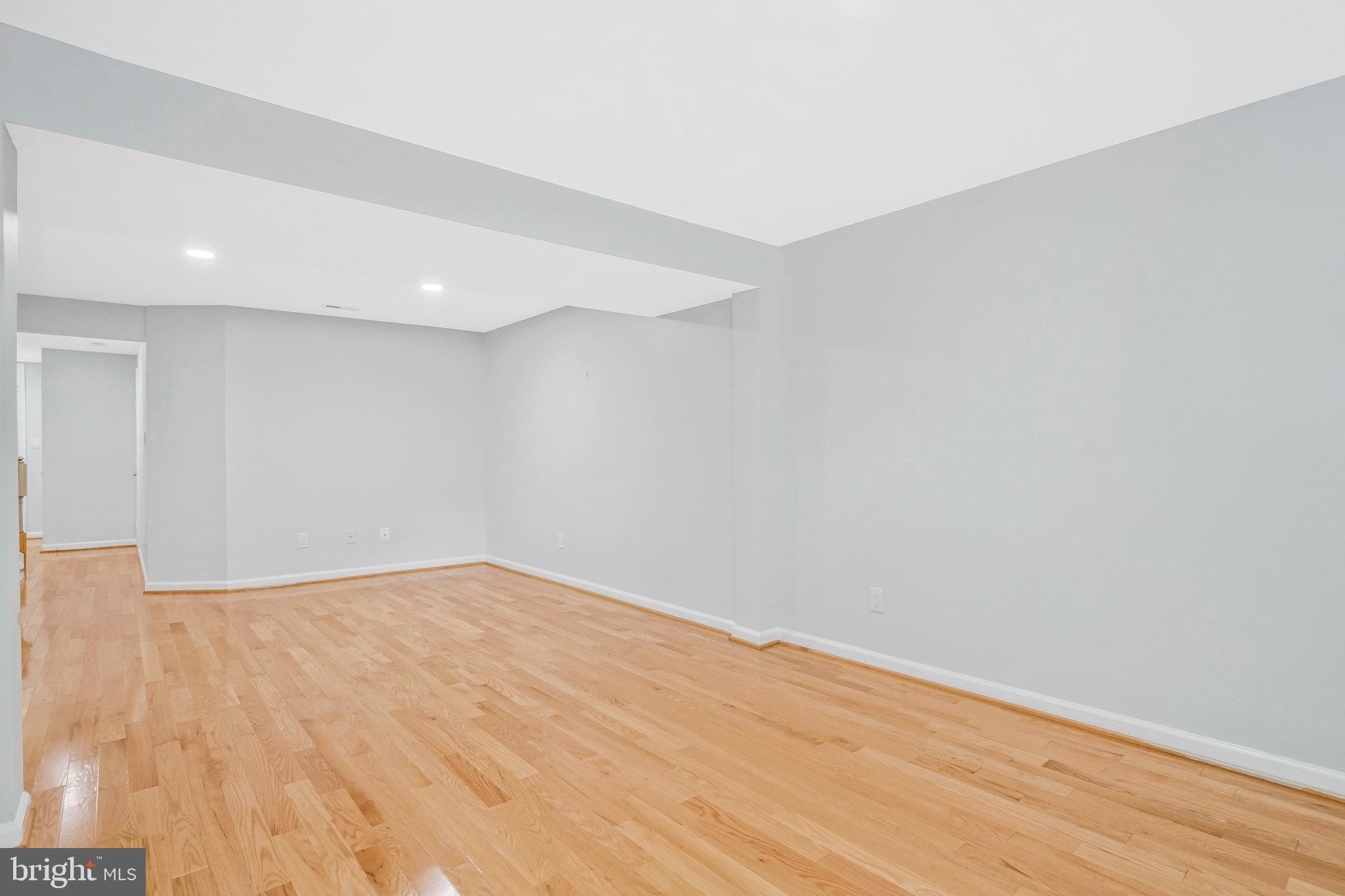 MOUNT VEE MANOR - Residential