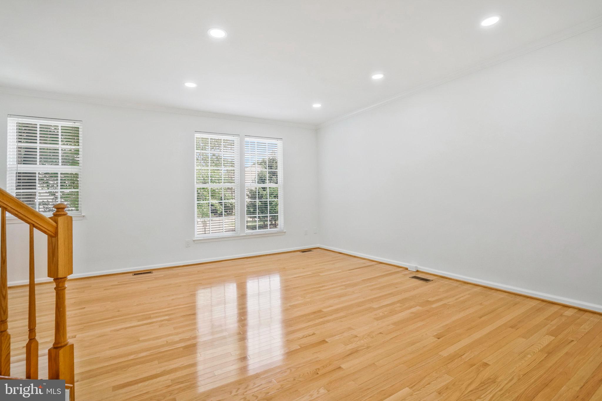 MOUNT VEE MANOR - Residential