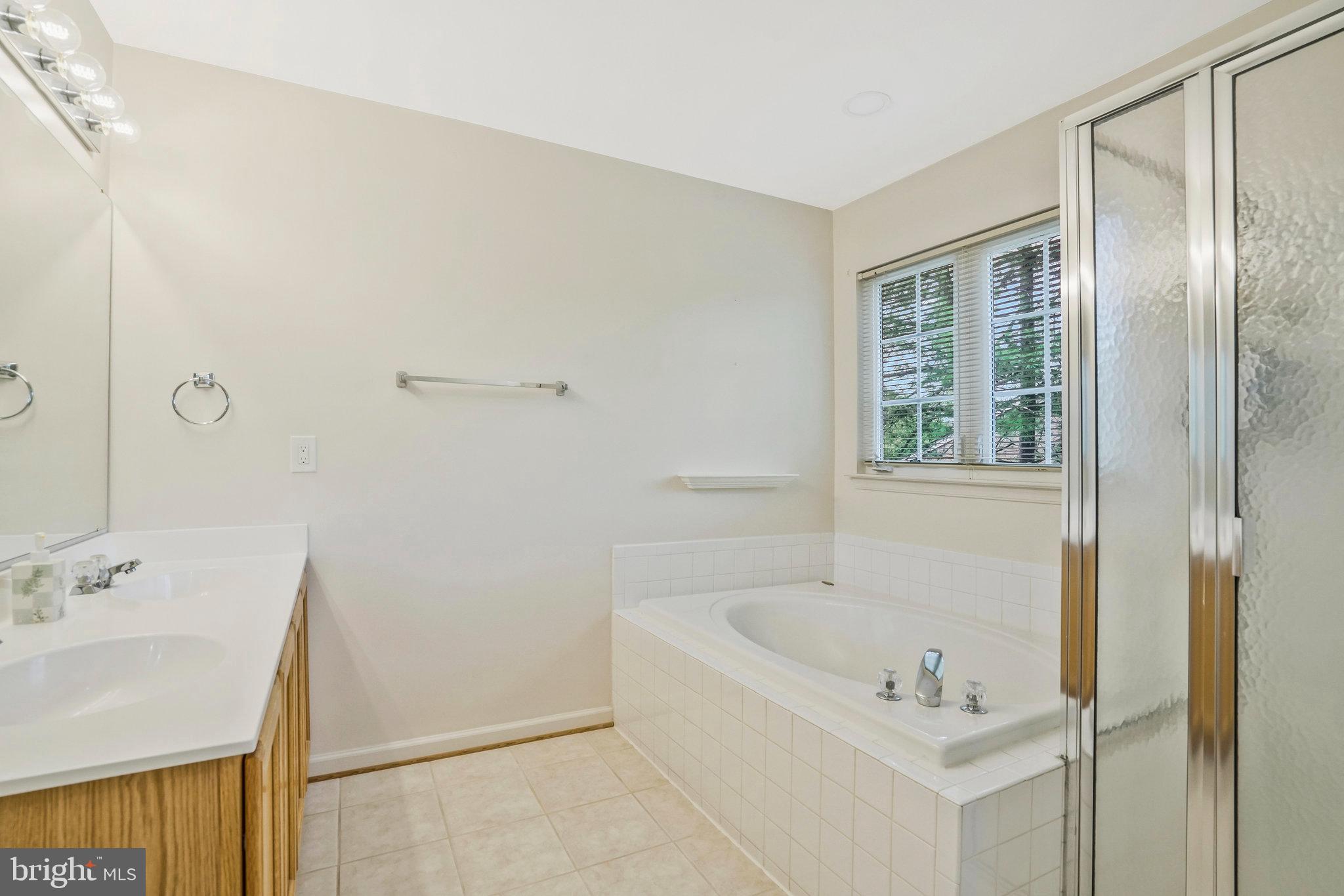 MOUNT VEE MANOR - Residential