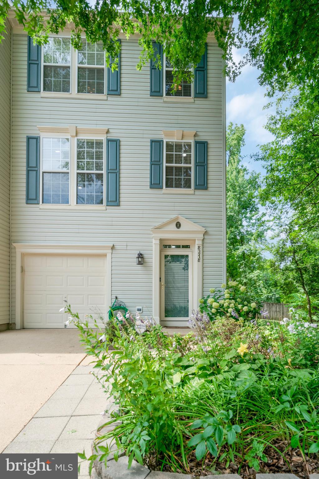 MOUNT VEE MANOR - Residential