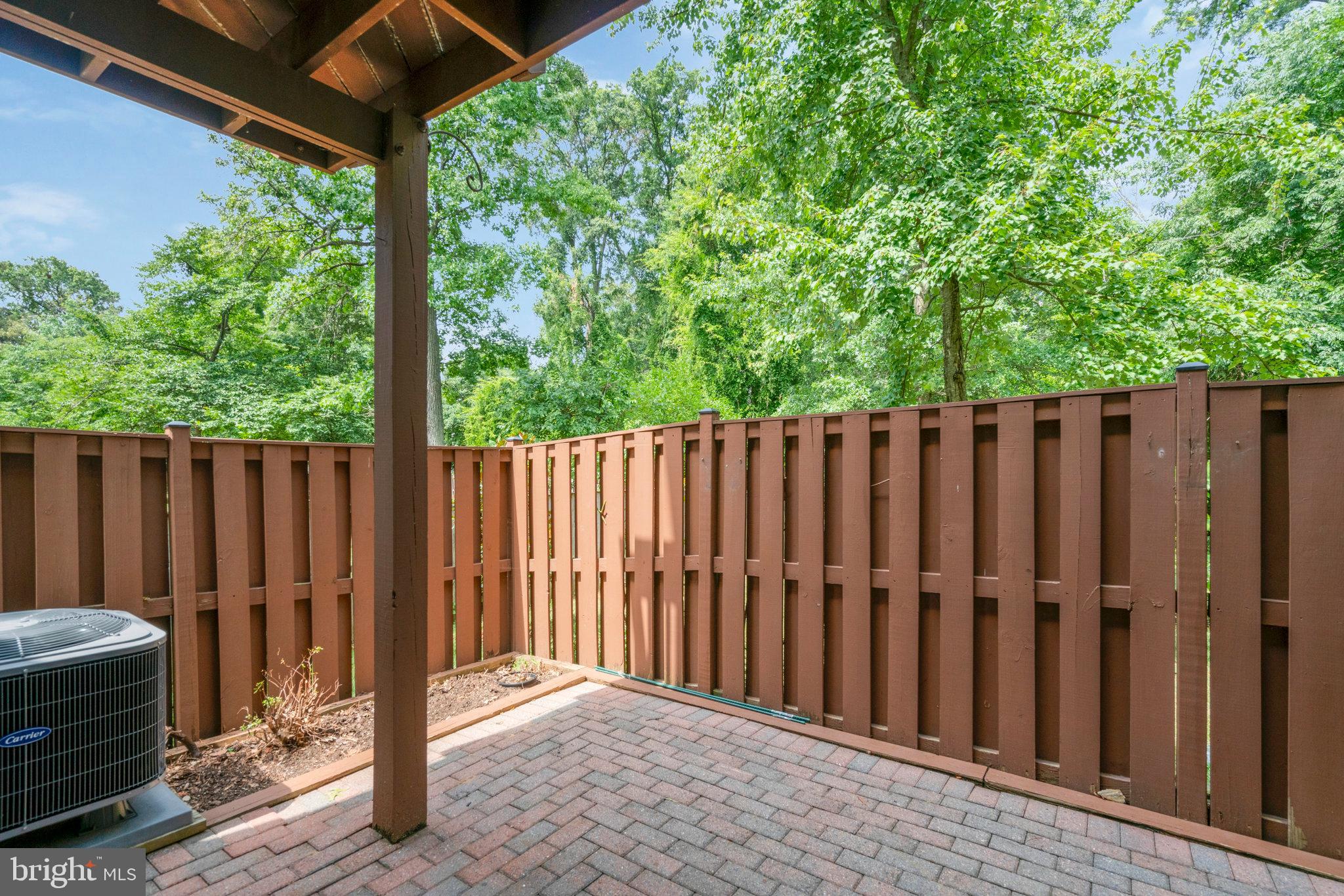 MOUNT VEE MANOR - Residential